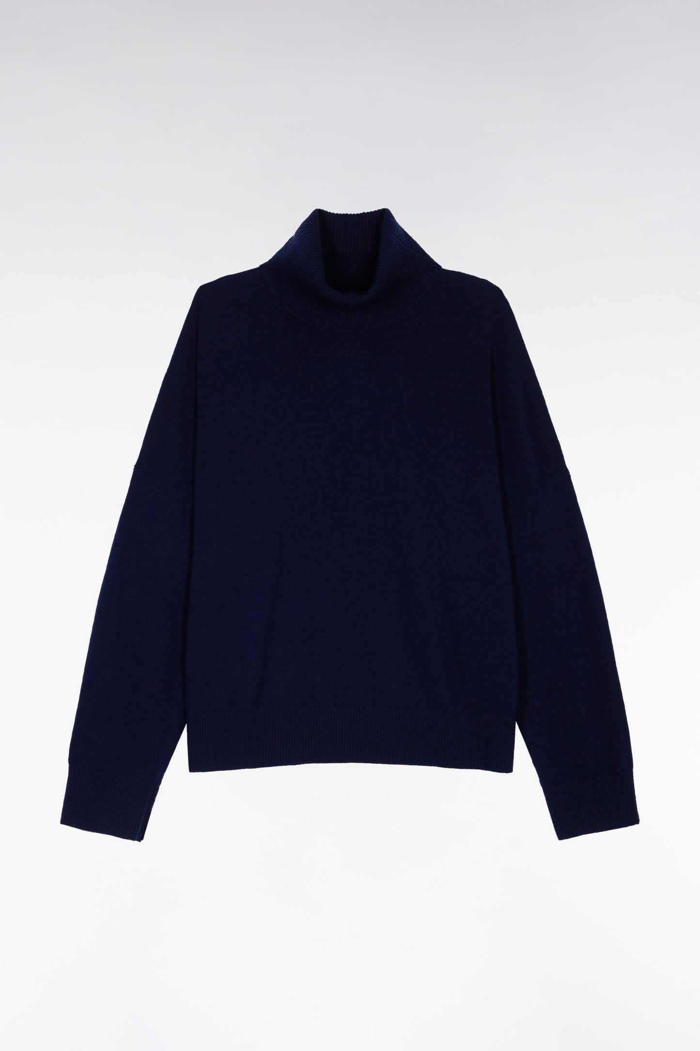 Pull à col roulé en laine et cachemire marine coupe Relaxed