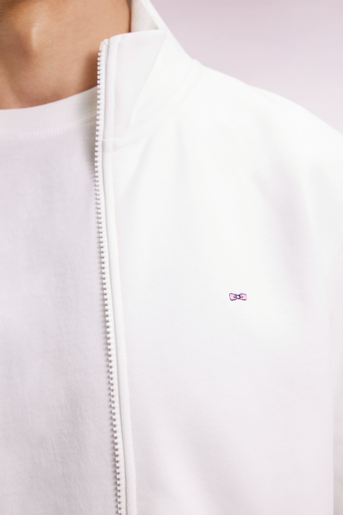 Sweatshirt zippé en coton blanc coupe droite