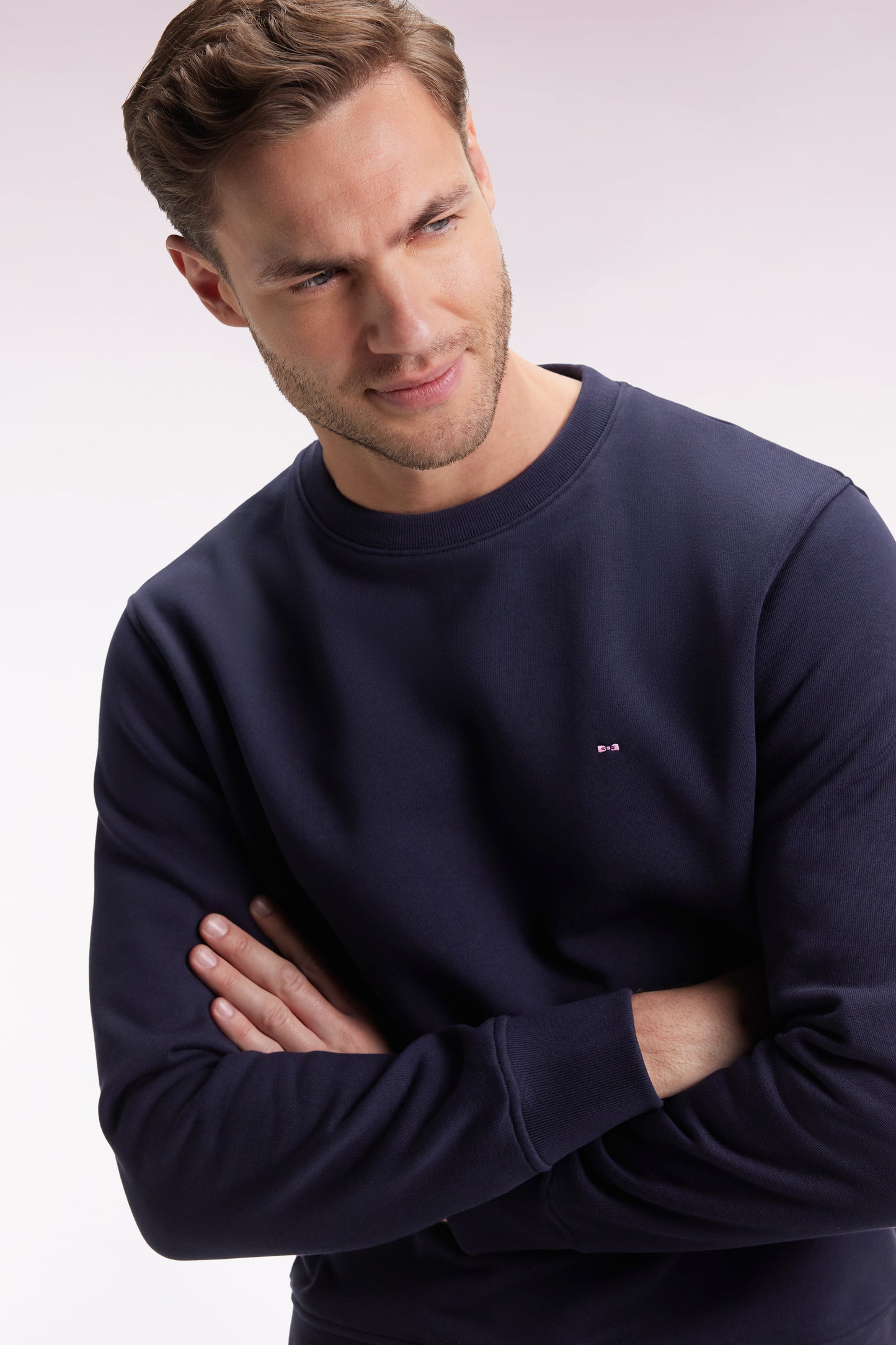 Sweatshirt à col rond en coton marine coupe droite