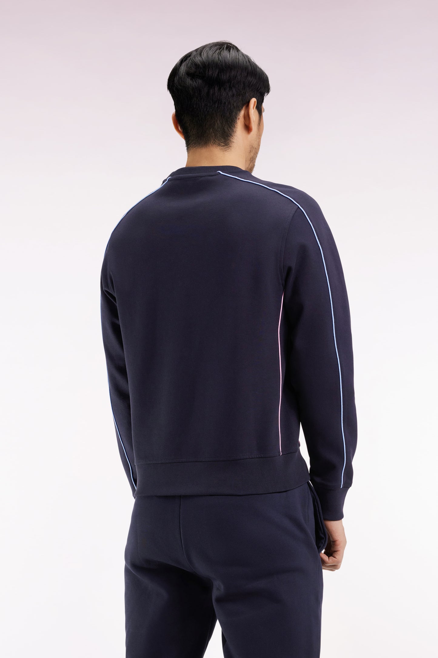 Sweatshirt en molleton marine passepoils colorés