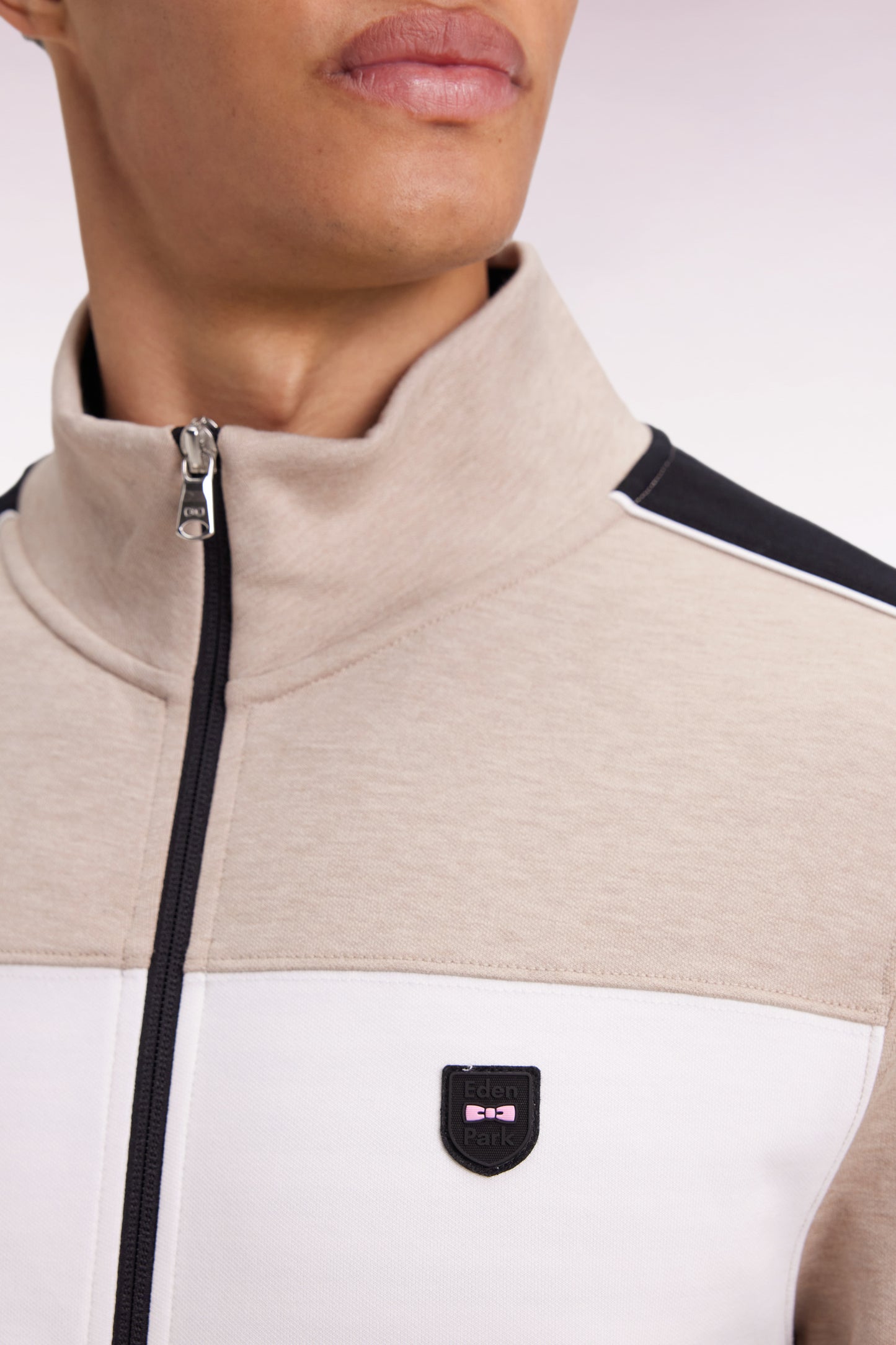 Sweatshirt zippé bimatière en nylon matelassé beige
