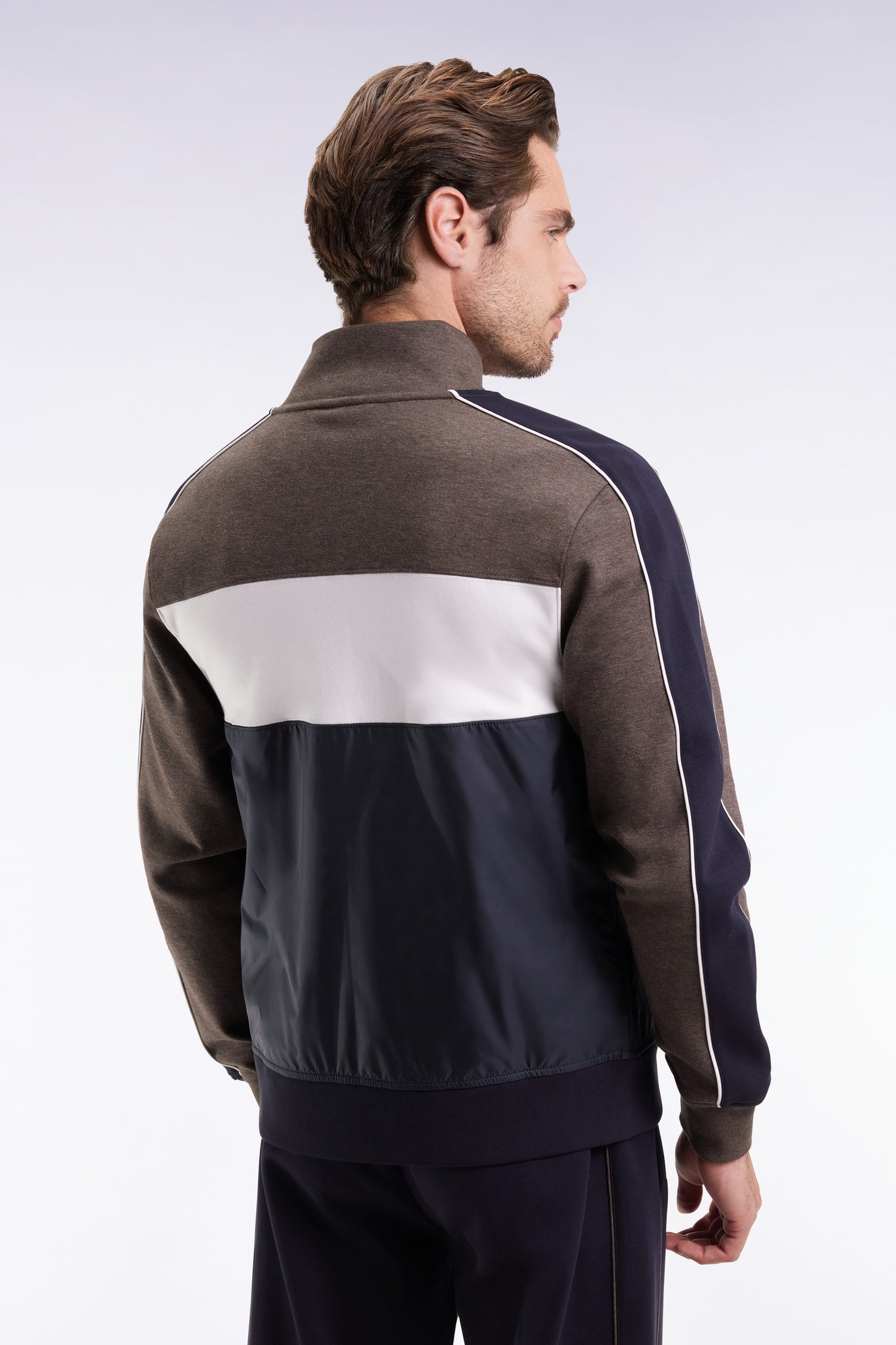 Sweatshirt zippé bimatière en nylon matelassé marron