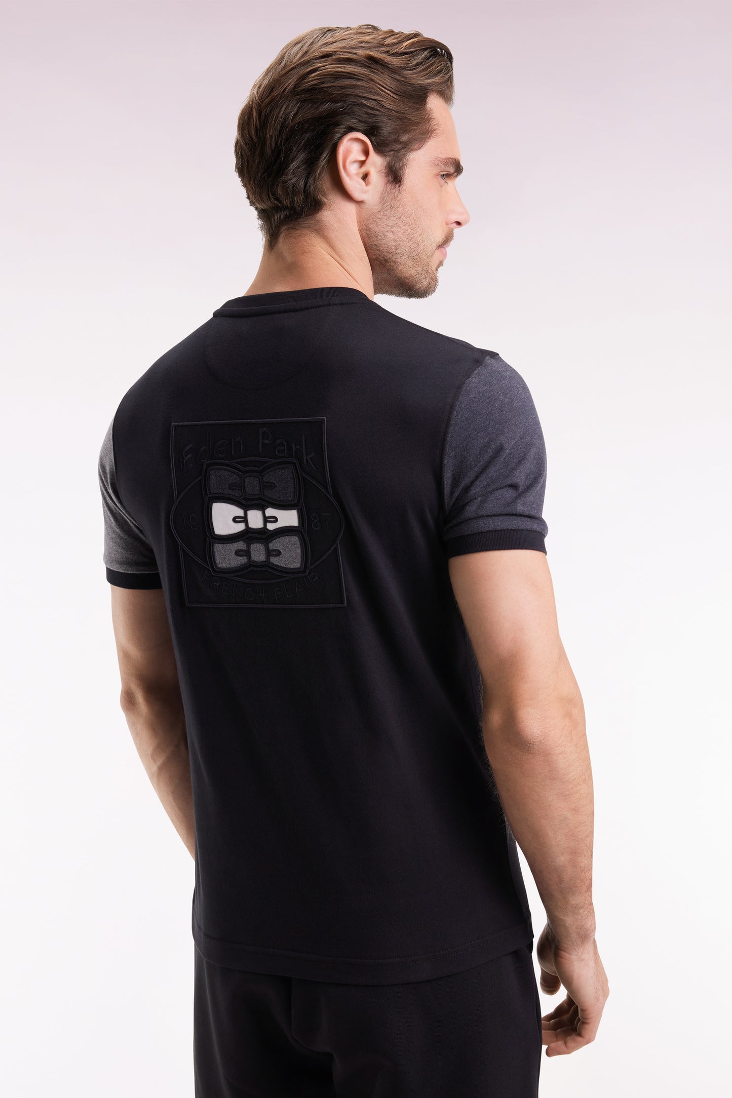 T-shirt à manches courtes contrastées en coton noir