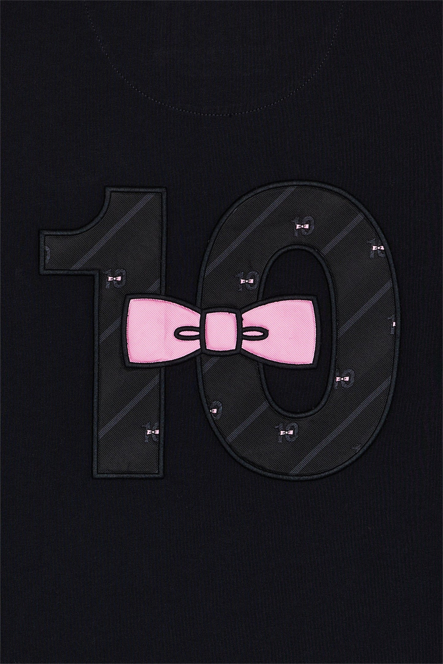 Short-sleeved black cotton T-shirt with embroidered back