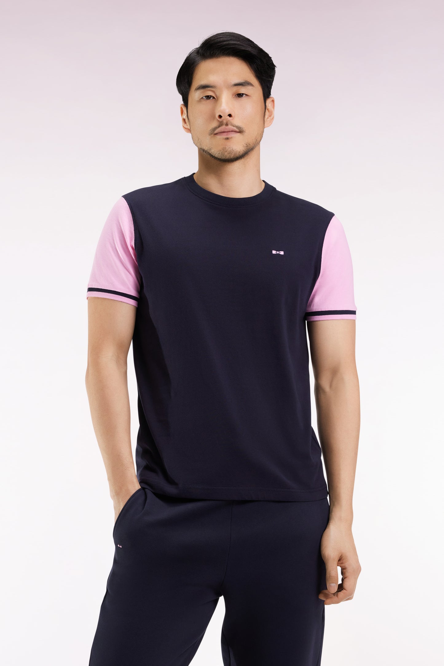 T-shirt à manches courtes bicolore en coton brodé marine et rose