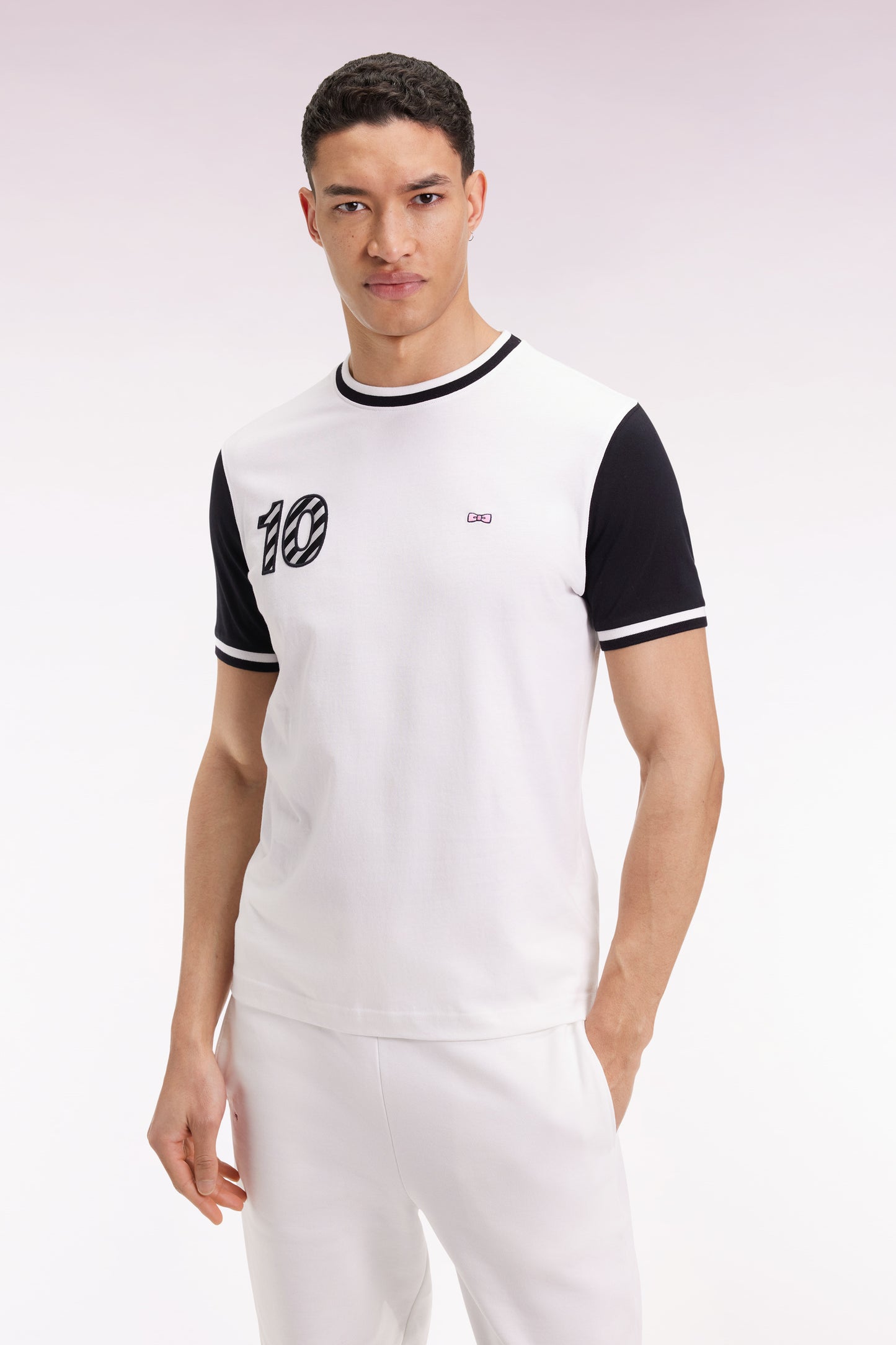 T-shirt bicolore à manches courtes en coton blanc broderie 10