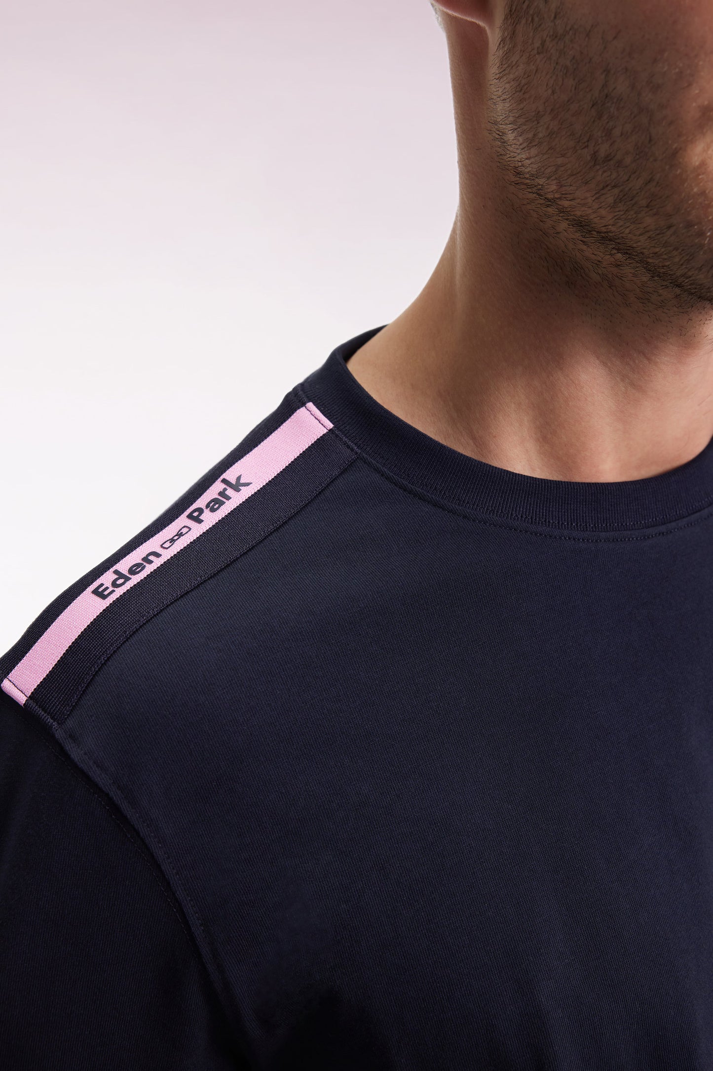 Short-sleeved T-shirt in navy cotton with shoulder stripes