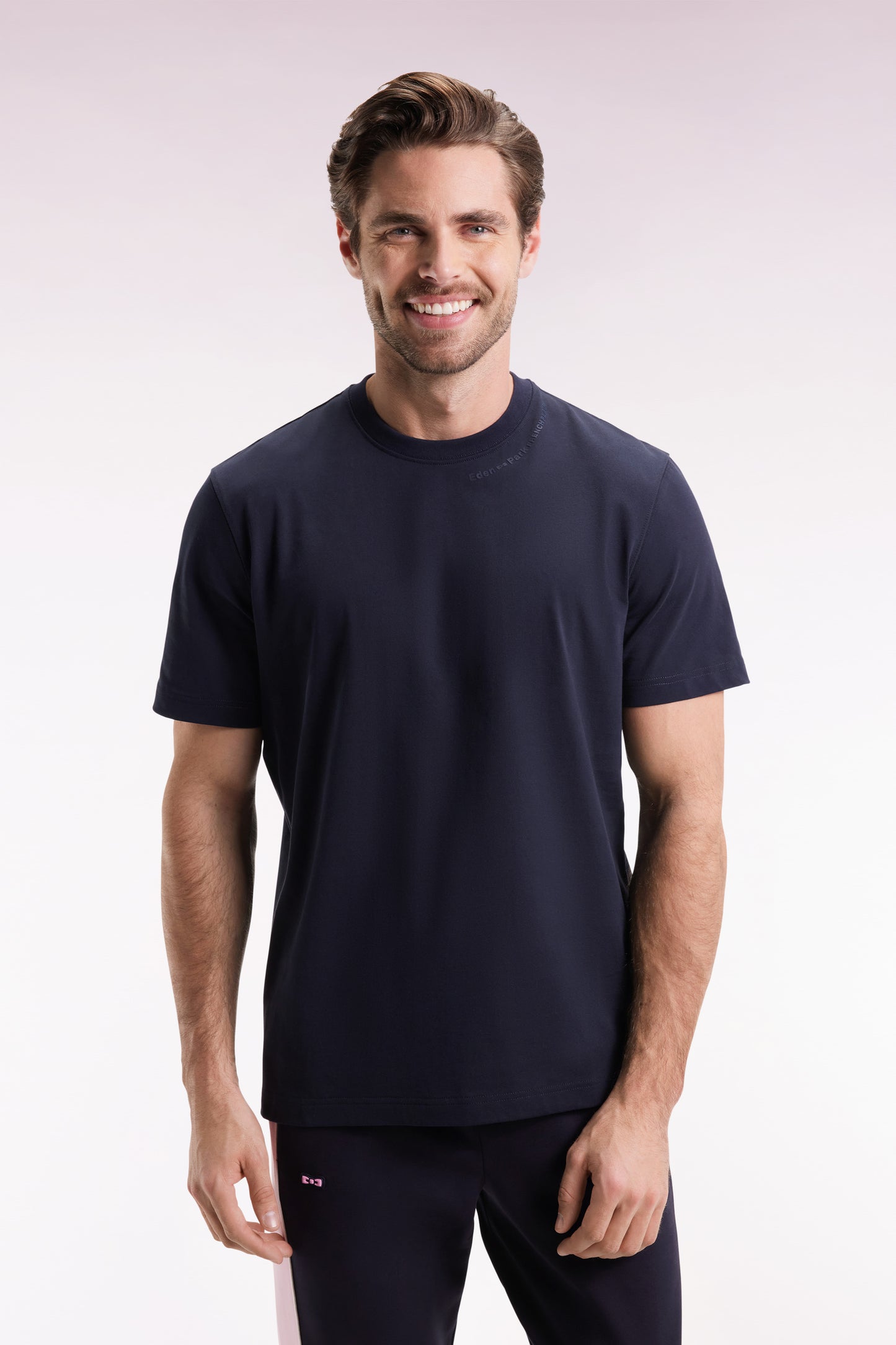 Short-sleeved navy cotton T-shirt with logo