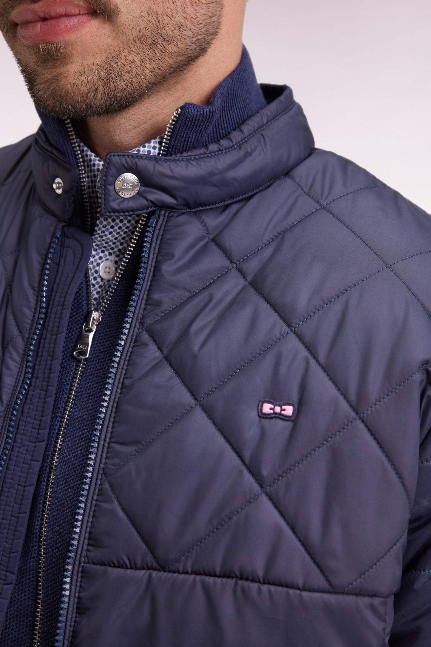 Doudoune bleue en nylon matelassé à col motard