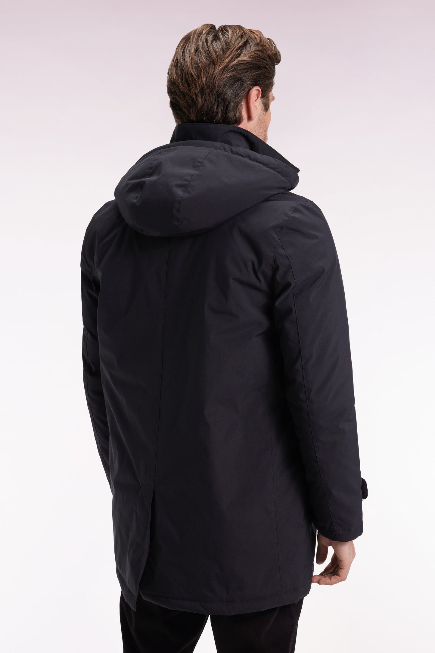 Imperméable long en nylon noir à capuche amovible