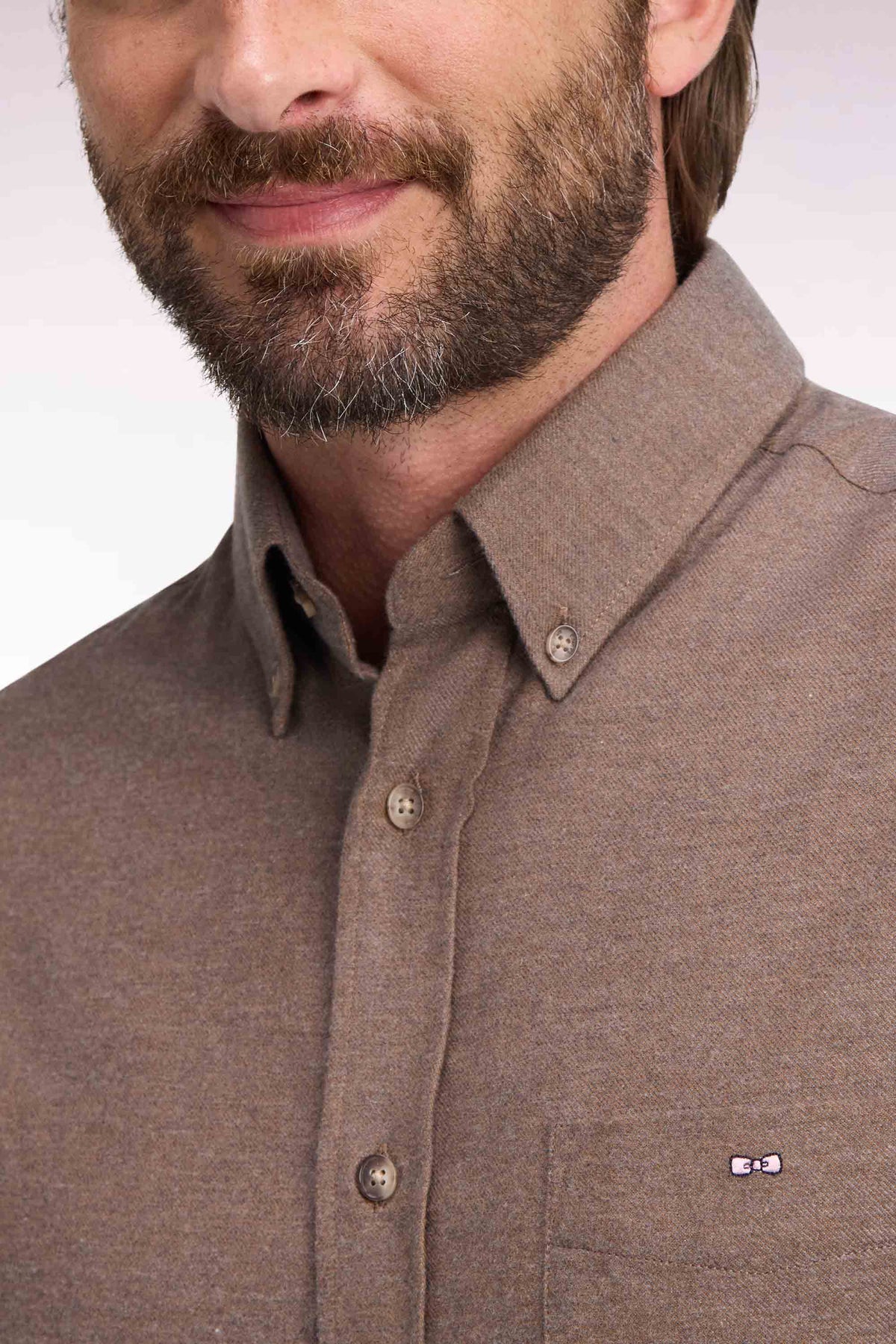 Chemise unie en coton marron coupe droite