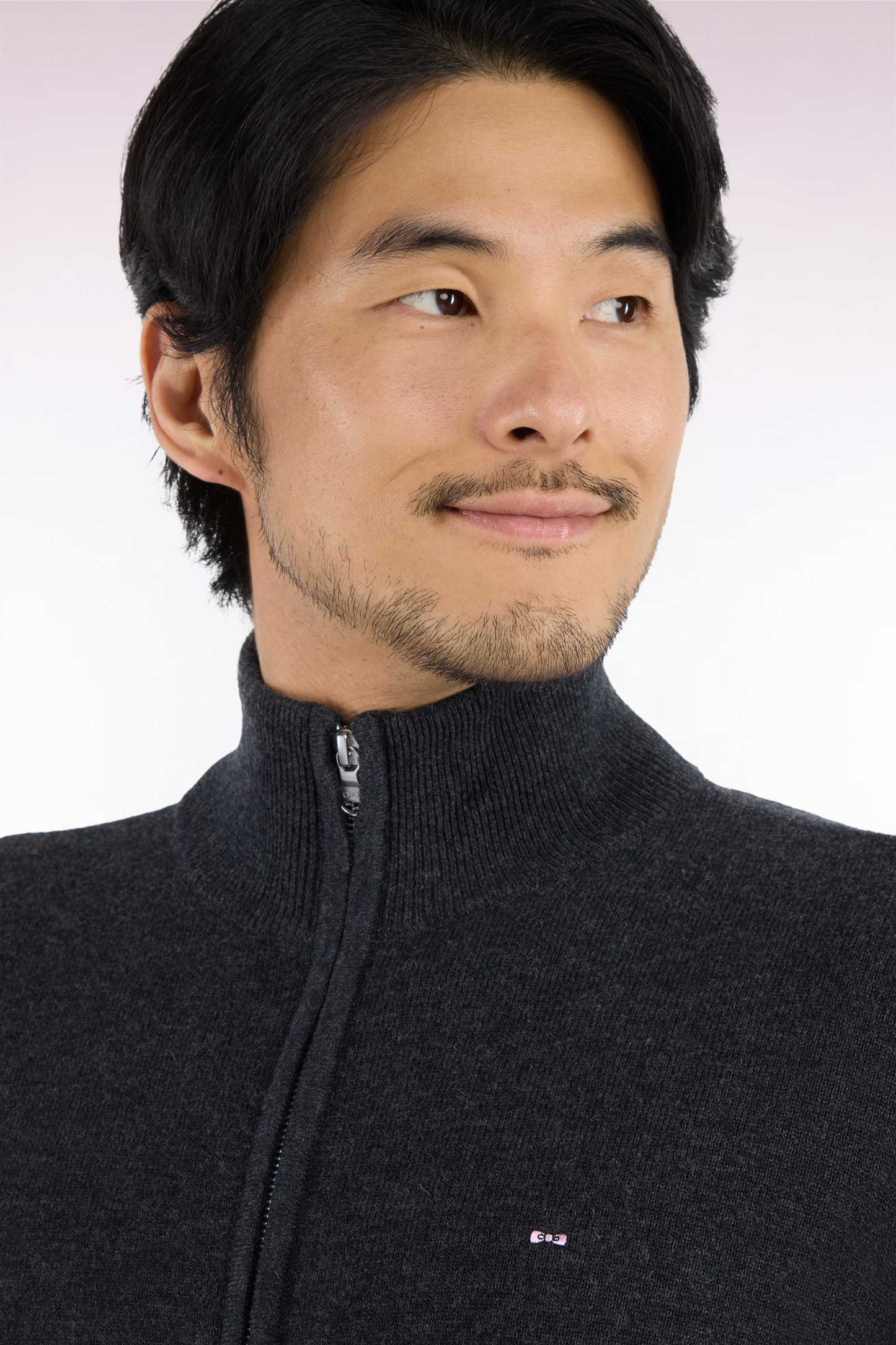Cardigan zippé en laine et coton gris foncé coupe droite