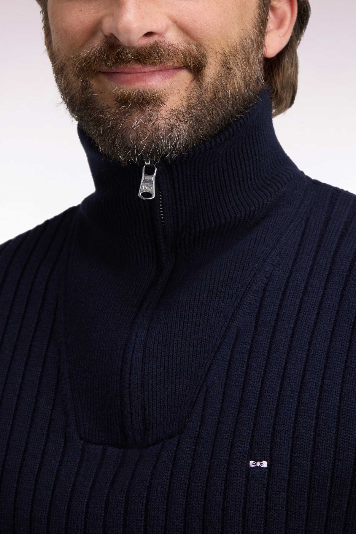 Pull col camionneur en laine et coton marine côtelé coupe droite