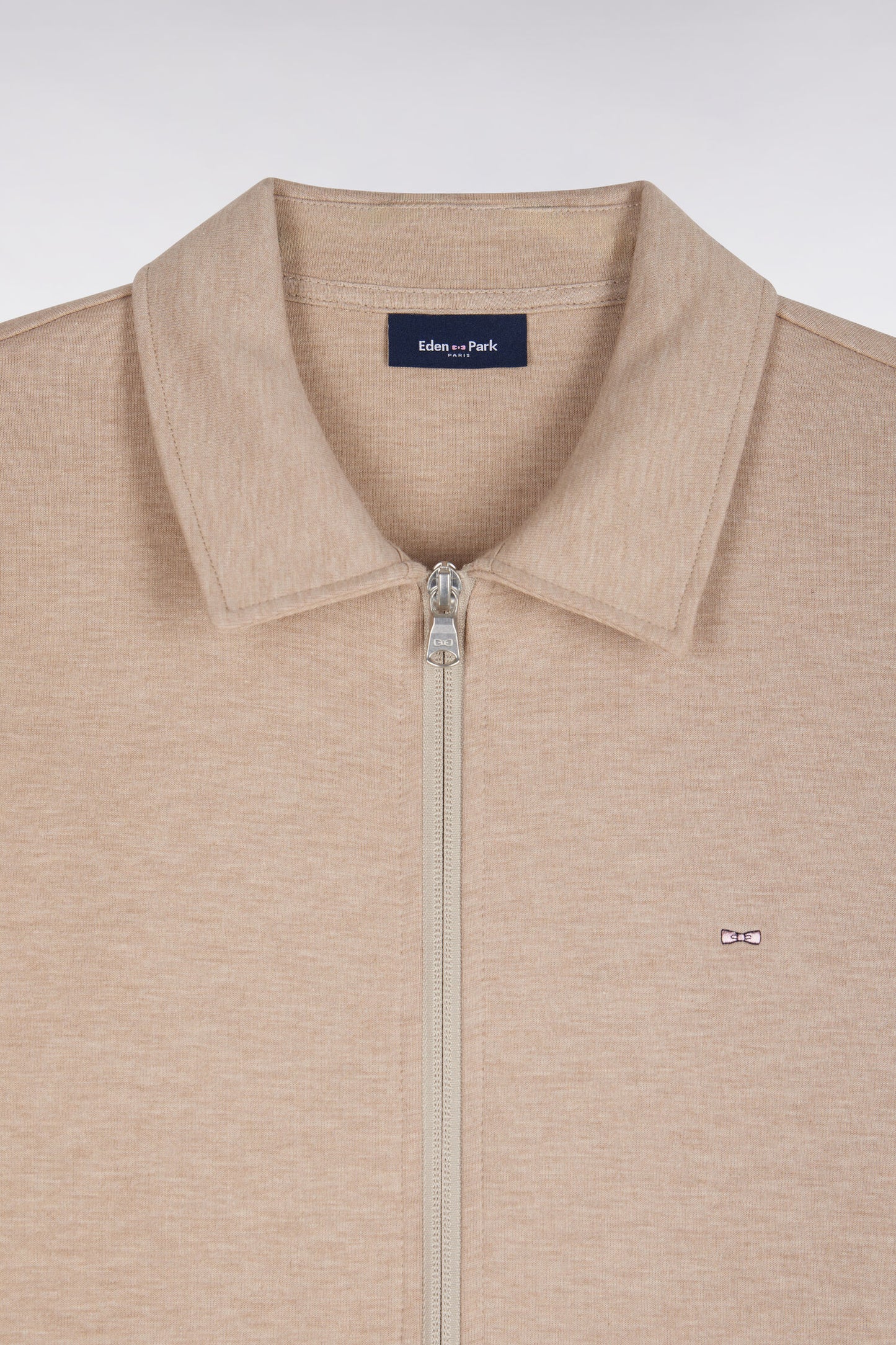 Sweatshirt zippé à col polo beige coupe droite