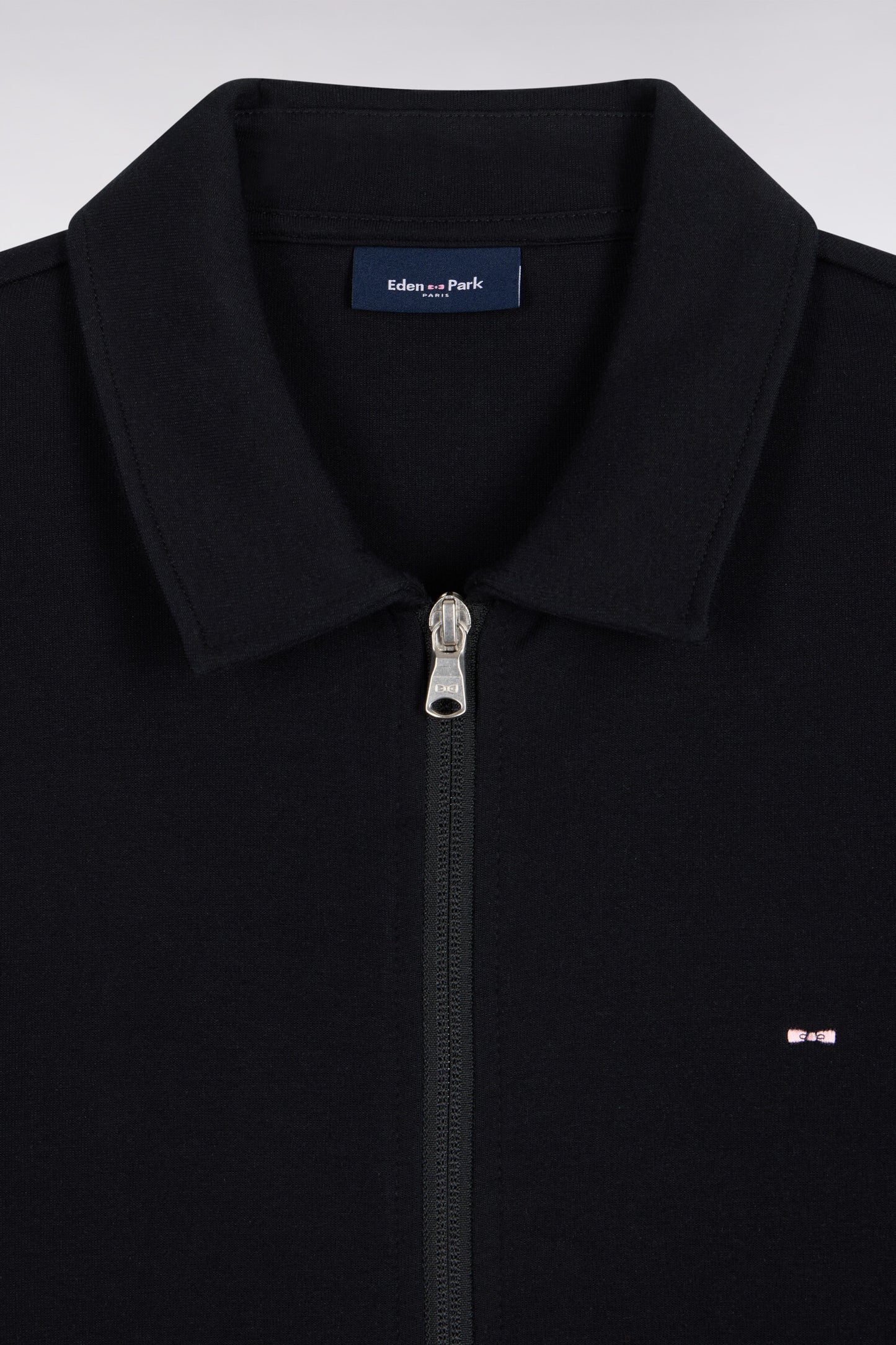 Sweatshirt zippé à col polo en coton noir coupe droite