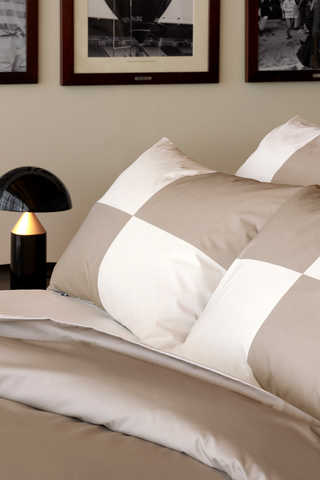 2 rectangular cut and sewn beige pillowcases - Beau plongeon