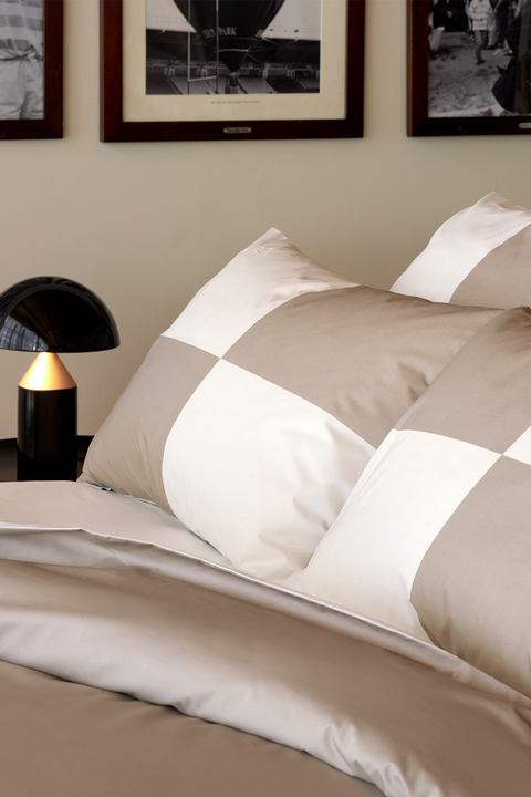 2 beige cut and sewn square pillowcases - Beau plongeon - Image 3