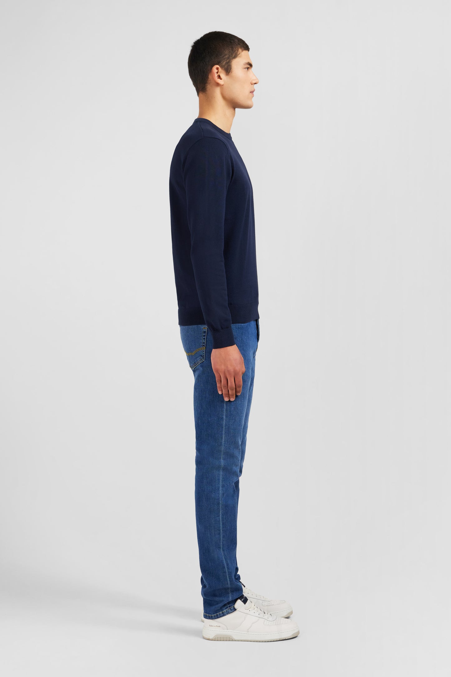 Pull bleu marine à col rond en coton