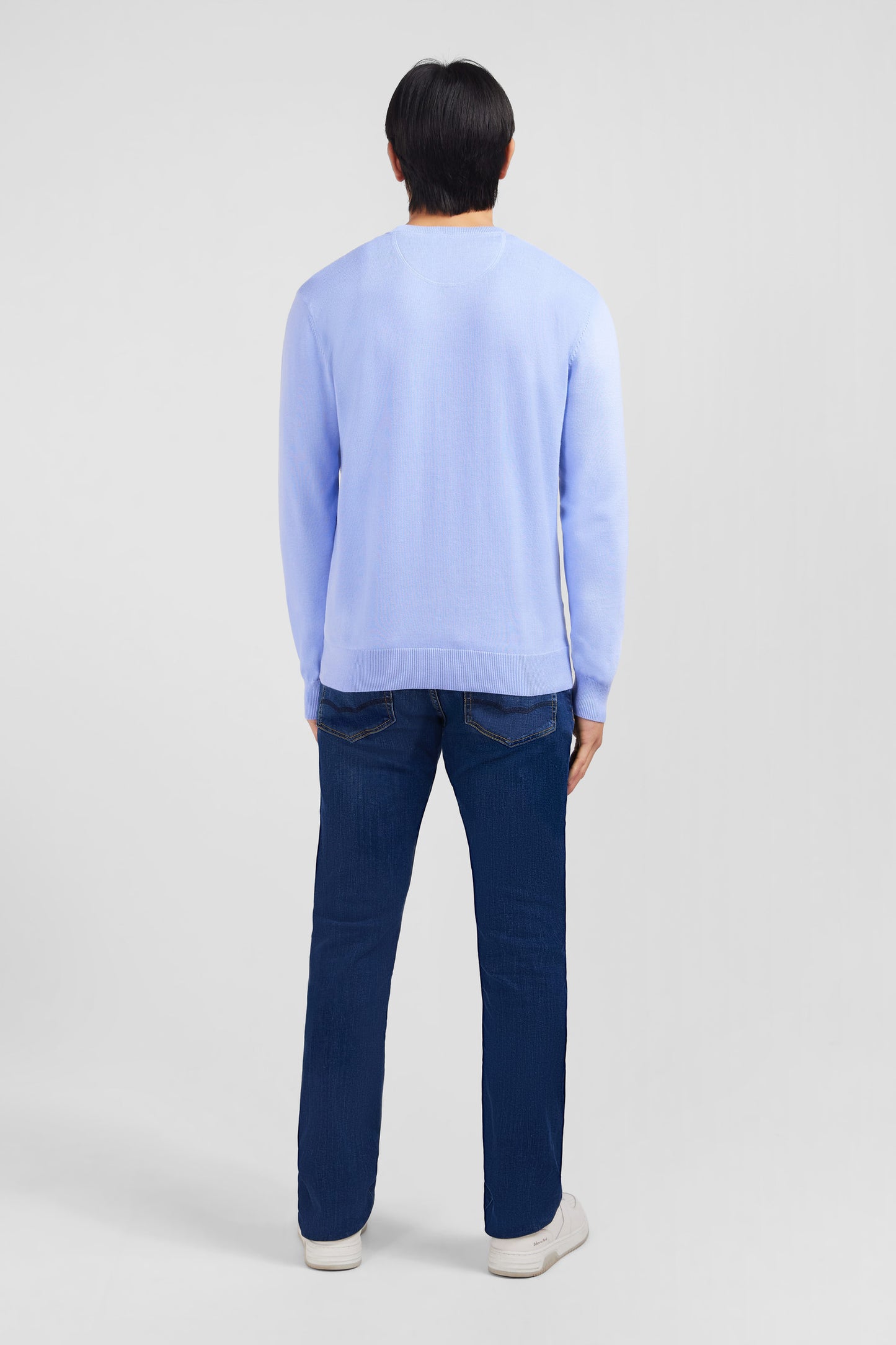 Pull bleu à col V en coton