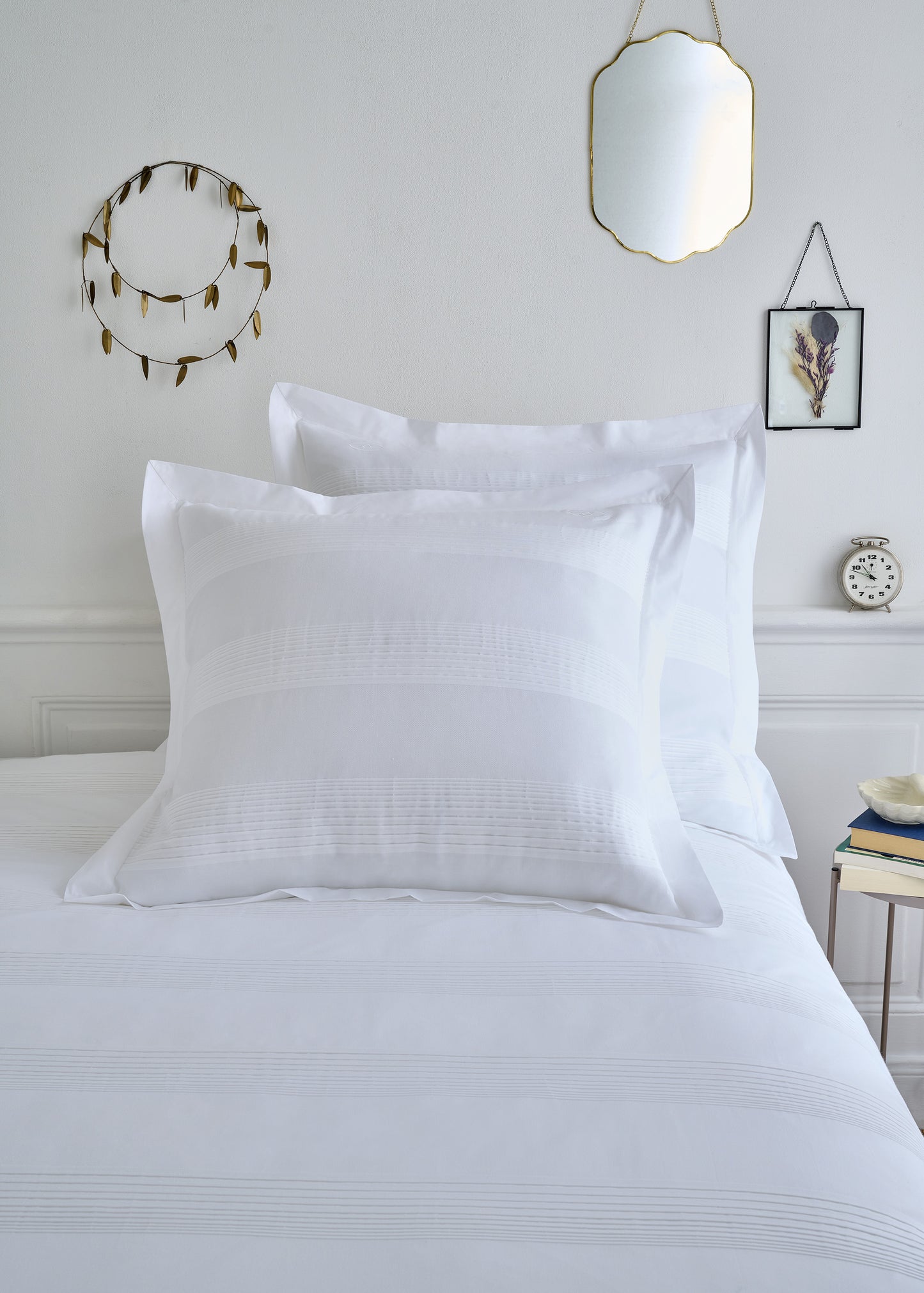 Set of square pillowcases in white cotton percale