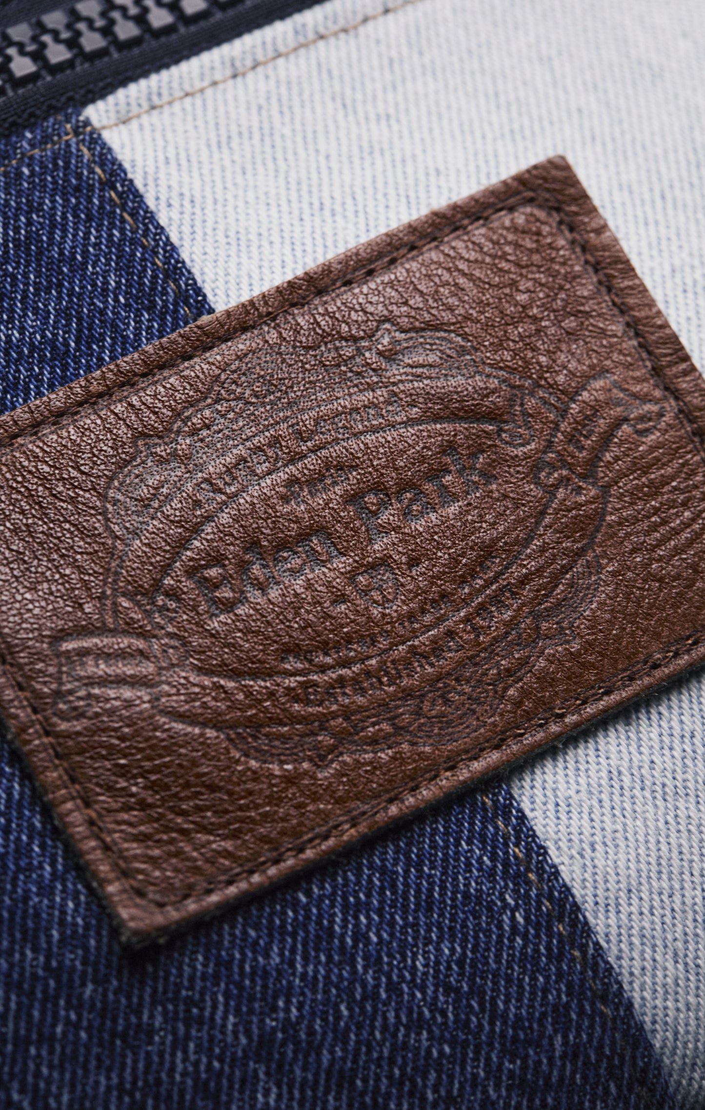 Sac banane bicolore en denim upcyclé Pap'Atelier