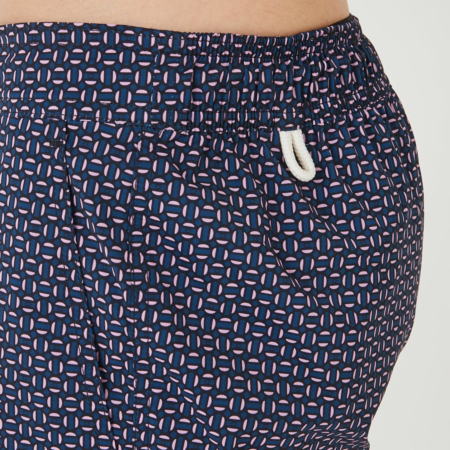 Short de bain rose à micro-motifs