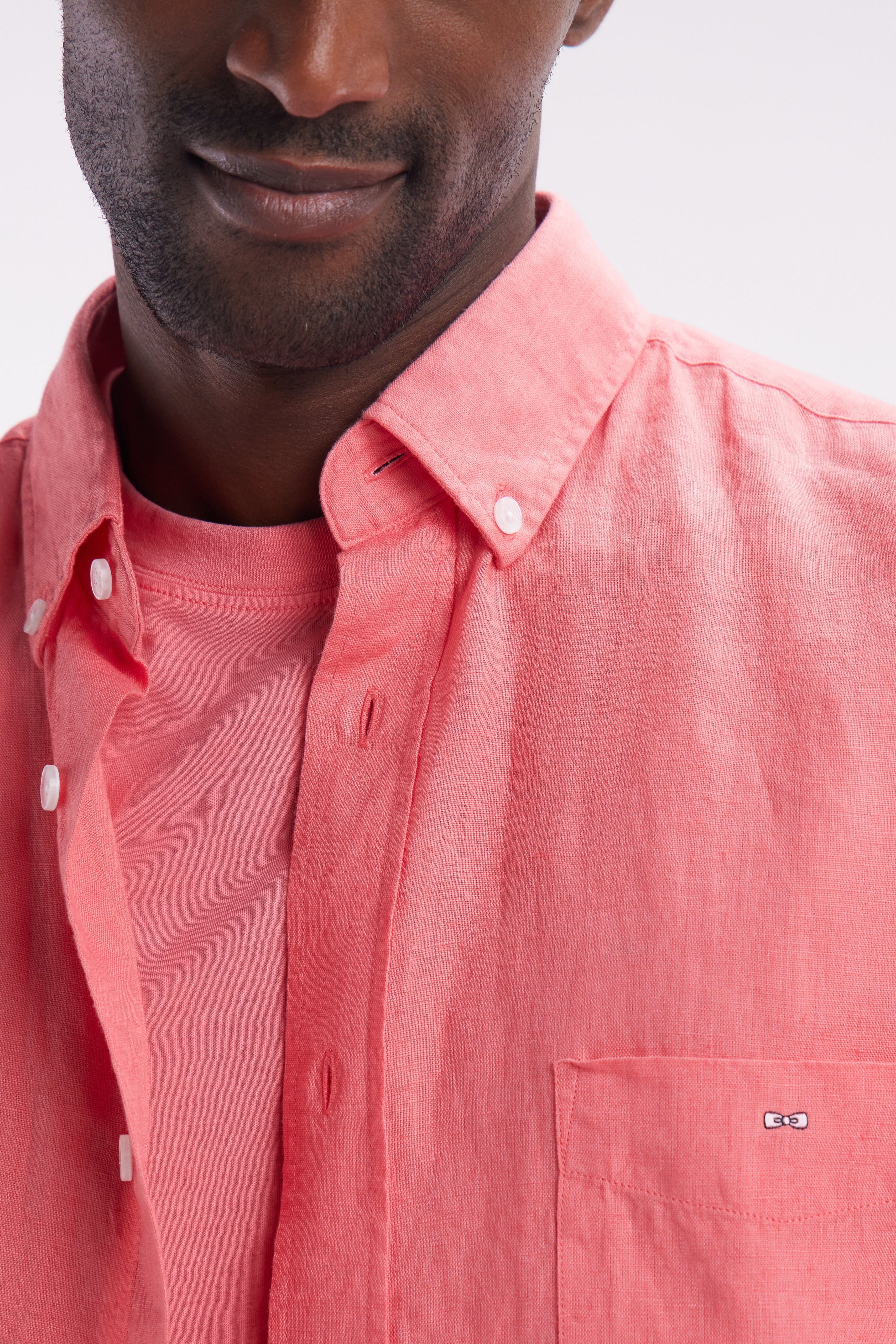 Chemise en lin rose saumon unie coupe droite