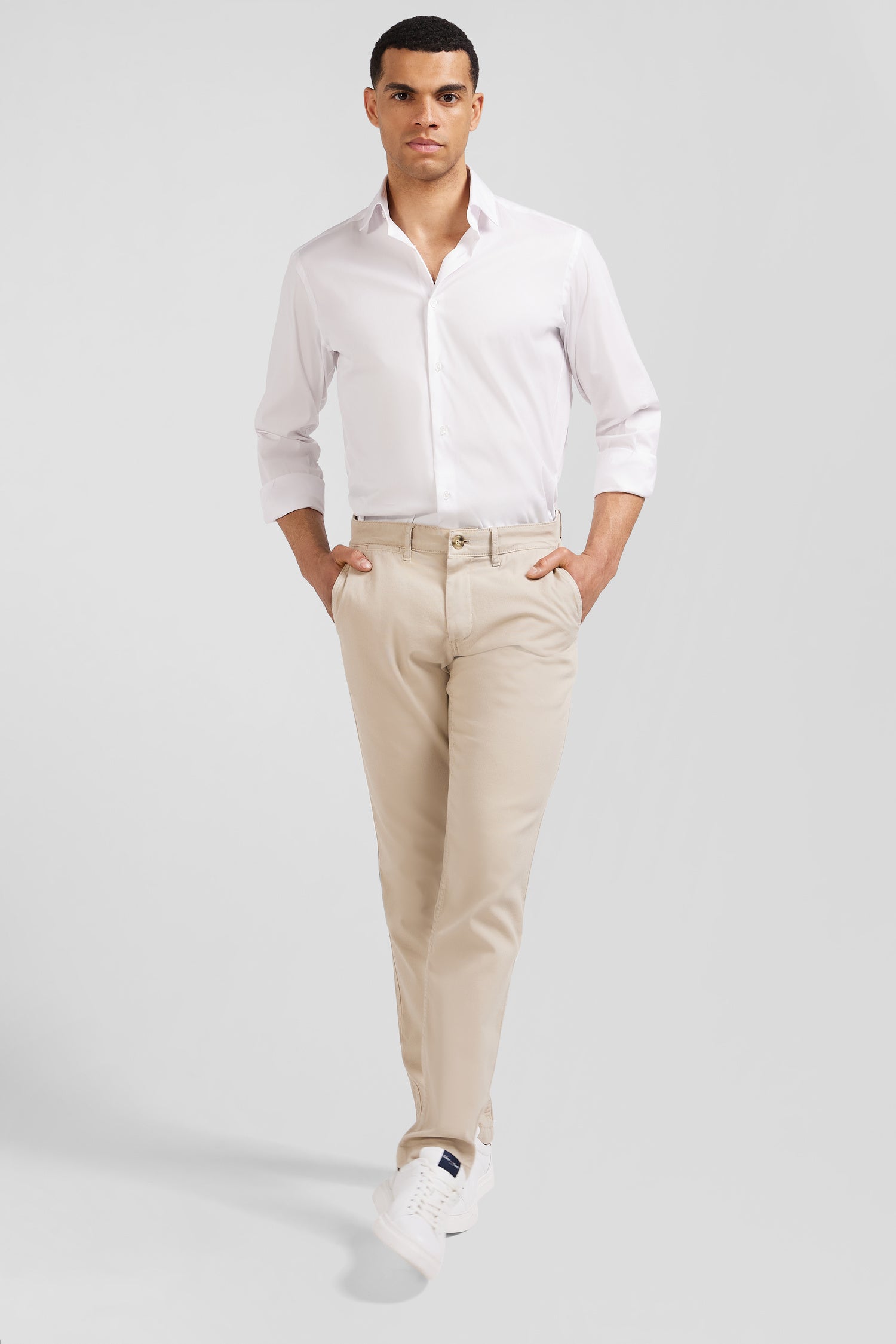Pantalon chino sans plis beige