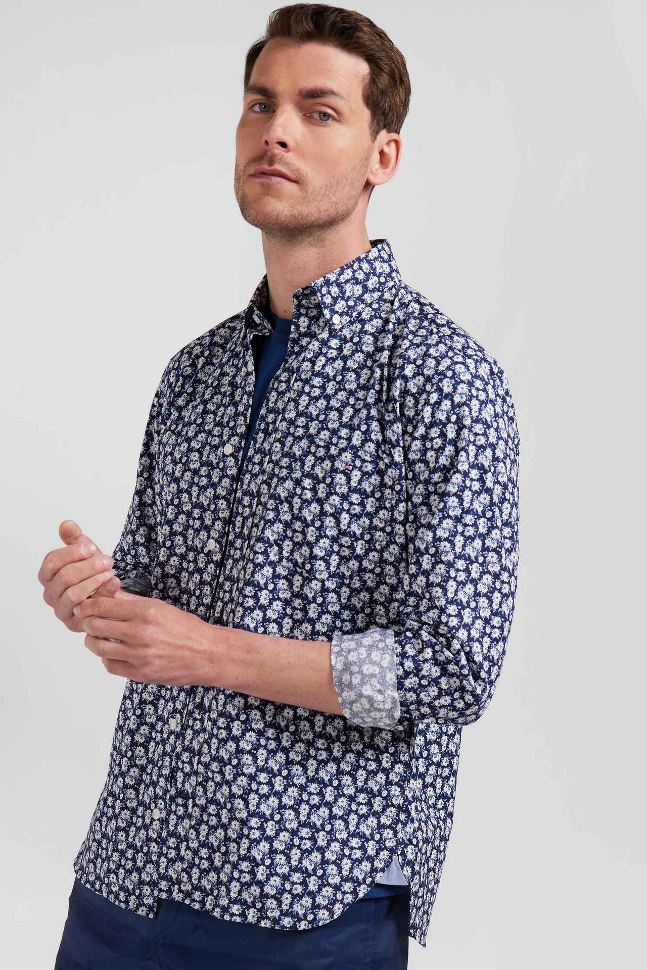 Chemise bleu marine imprimée exclusif fleurs
