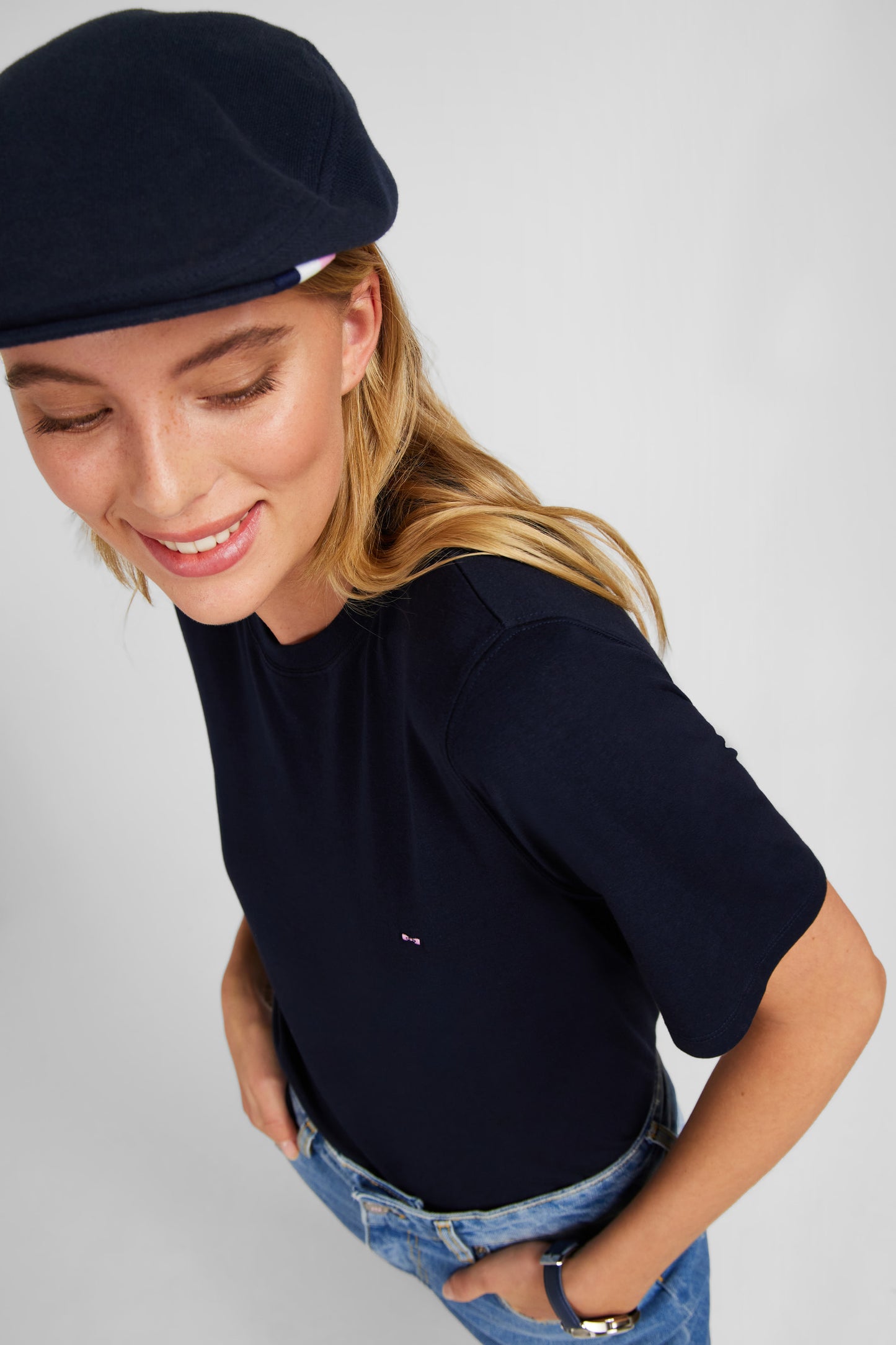 T-shirt bleu foncé uni à manches courtes