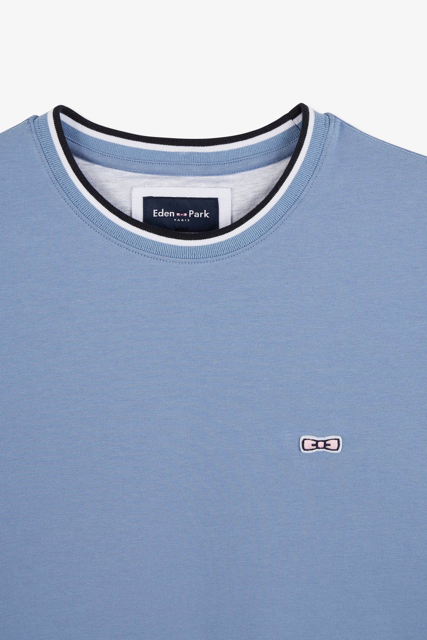 T-shirt bleu uni à manches courtes