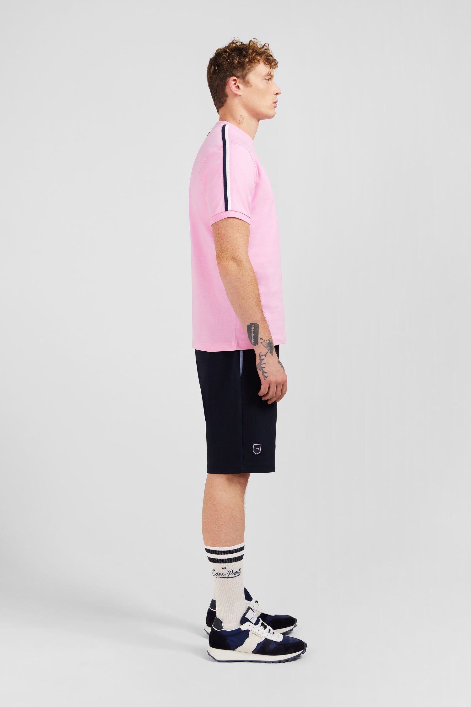 T-shirt manches courtes rose en coton galons épaules tricolores