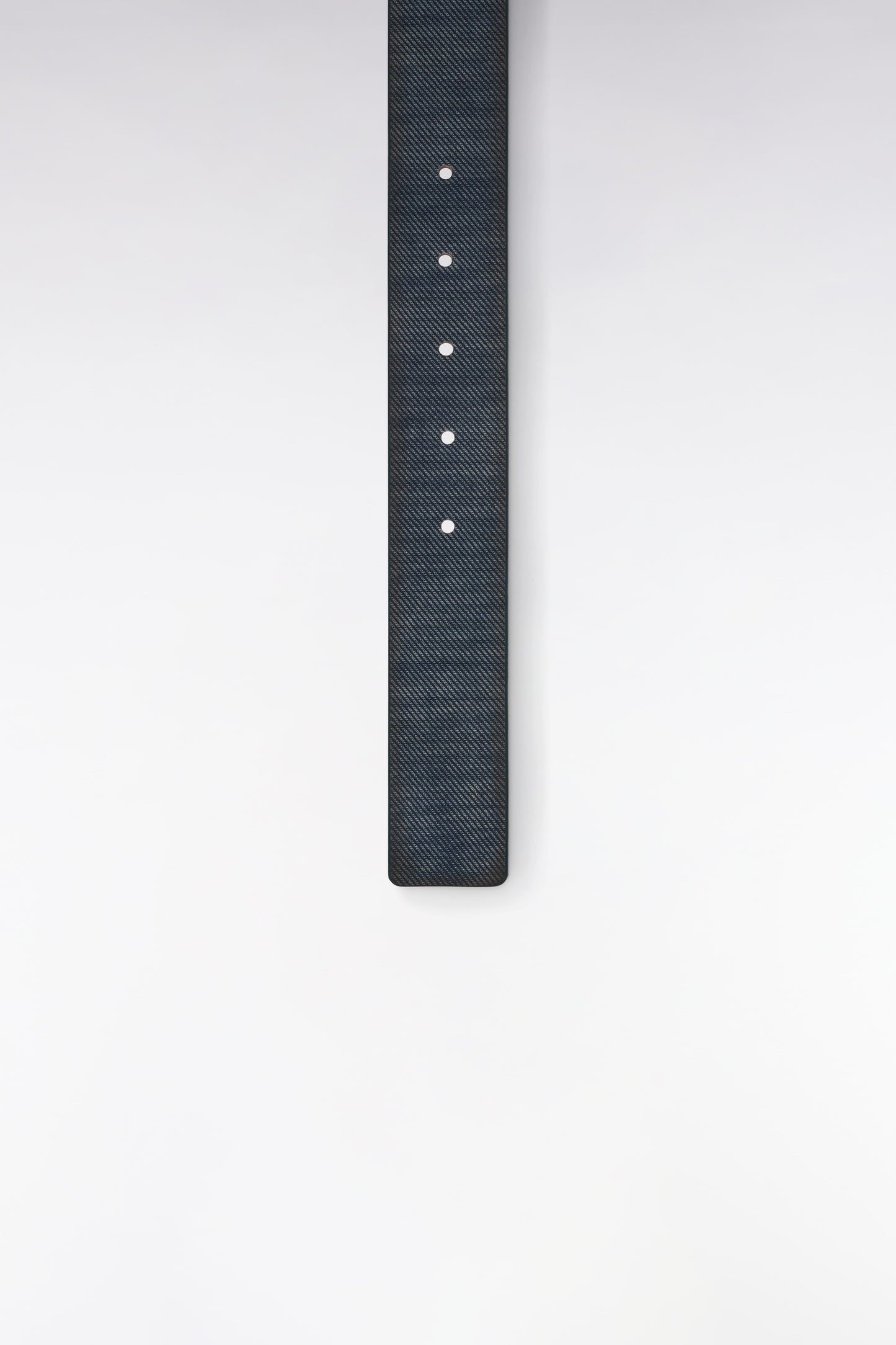 Grey split leather belt with denim effect