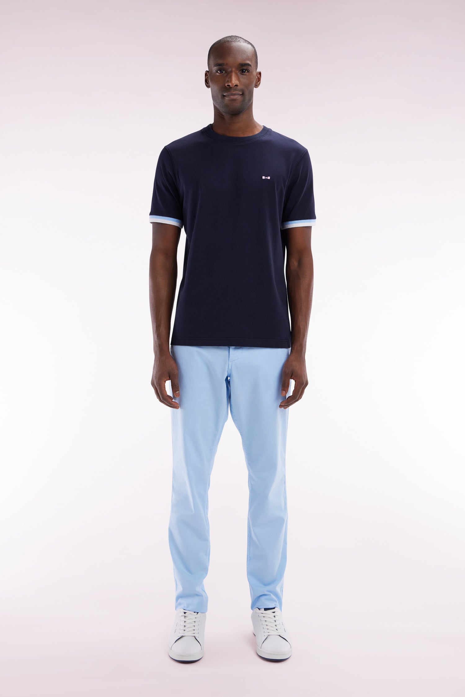 Pantalon chino sans plis en coton stretch bleu clair coupe droite