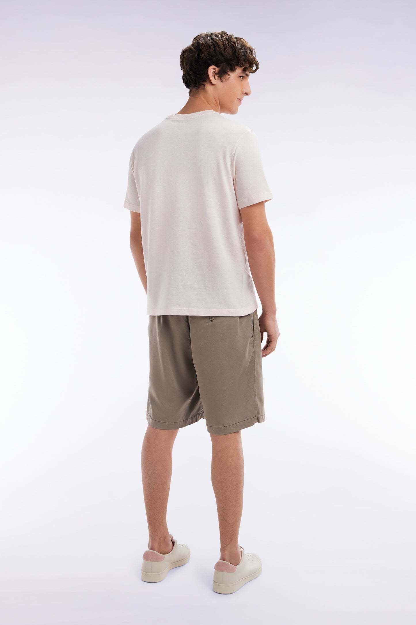 Elasticated waistband sand Bermuda shorts in lyocell and stretch cotton