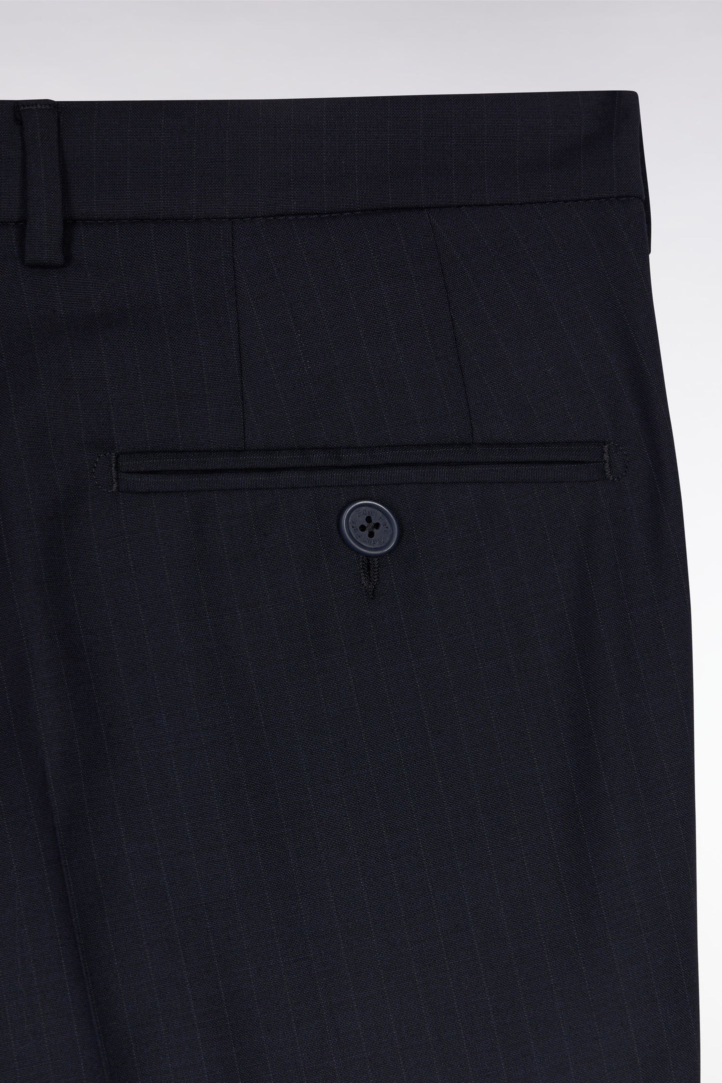 Pantalon en laine stretch mélangée marine à rayures fines