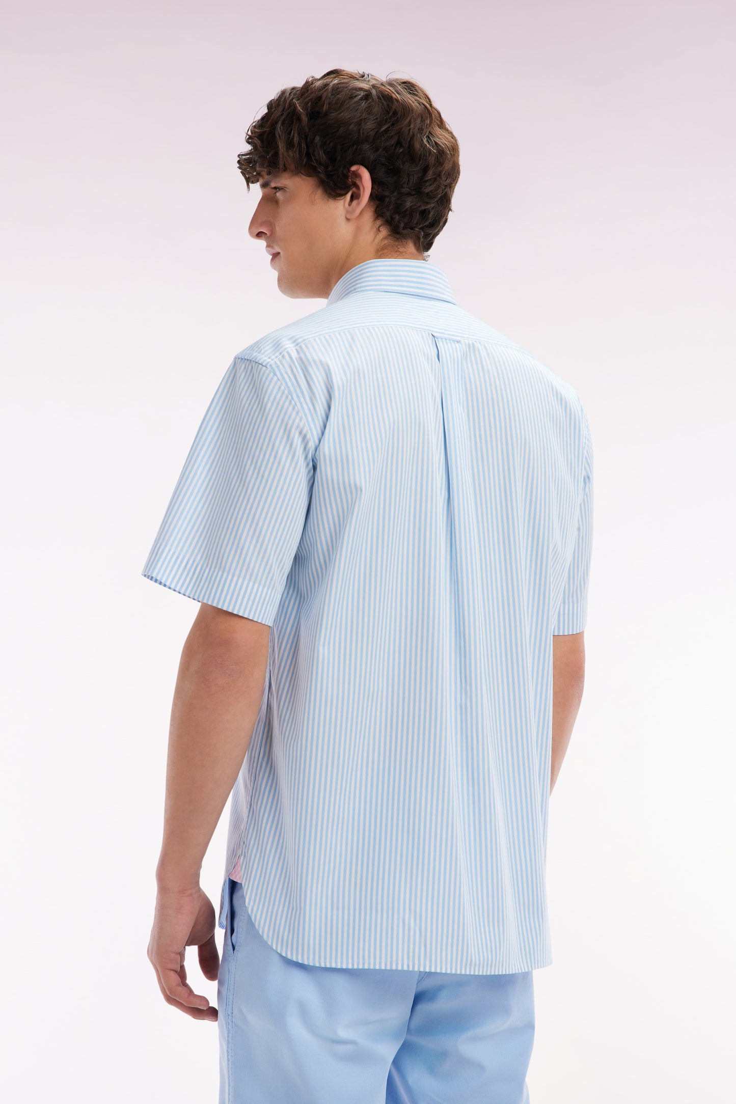 Straight short-sleeved shirt in striped sky blue cotton