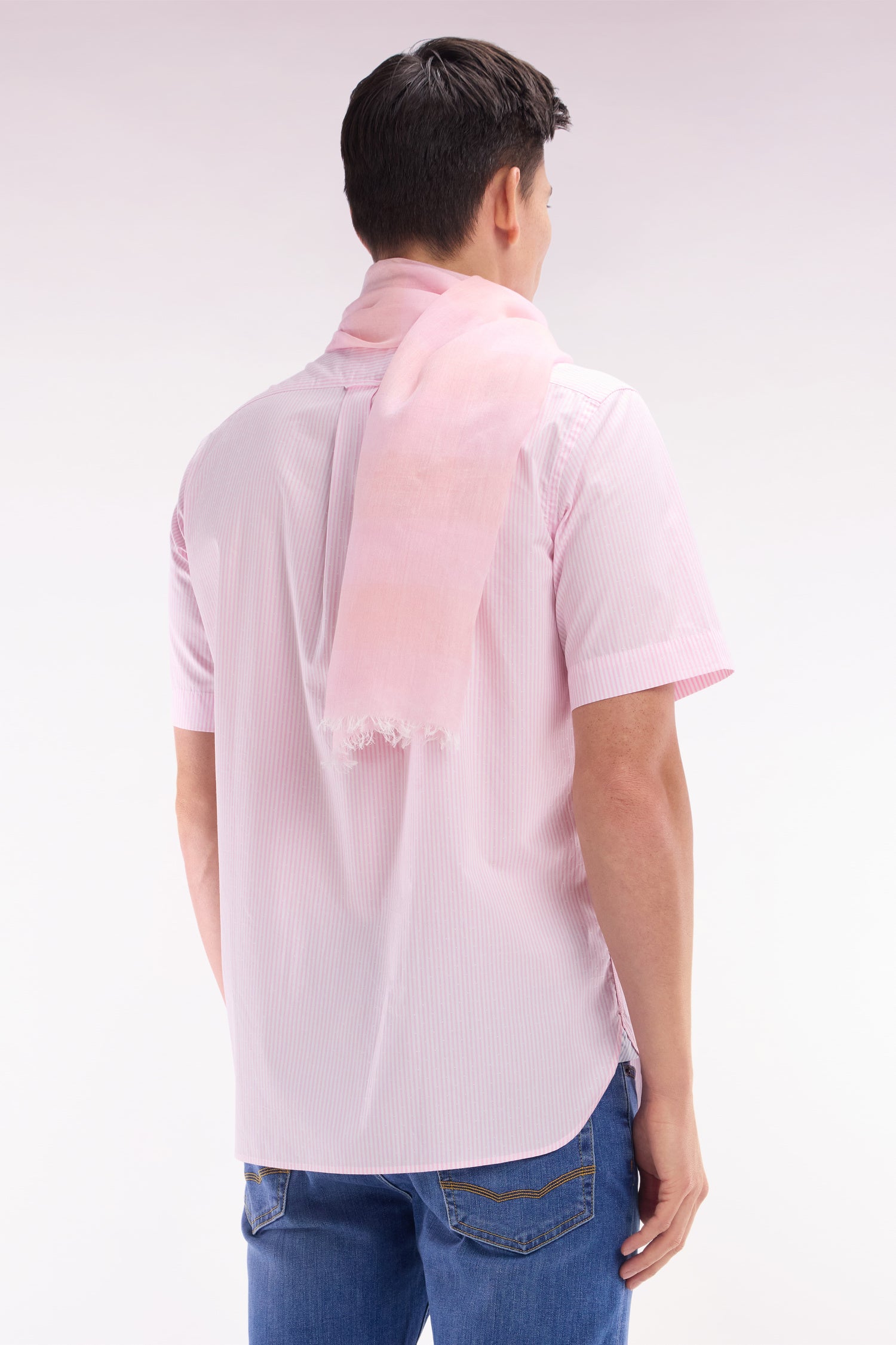 Chemise à manches courtes en coton tissage jacquard rayé rose coupe droite