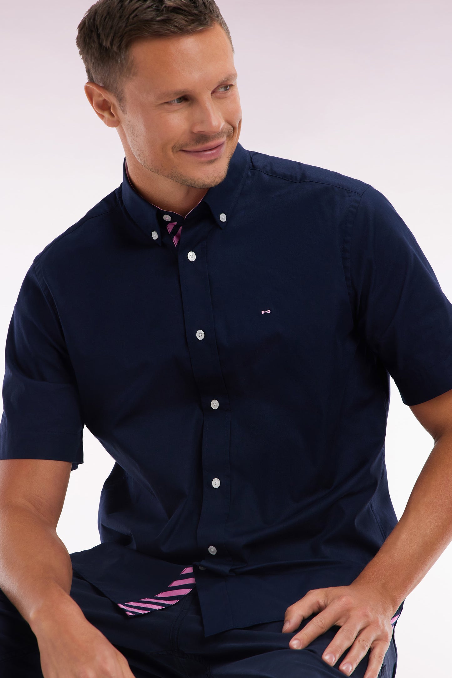 Straight short-sleeved shirt in navy cotton, embroidery and full-rimmed button placket
