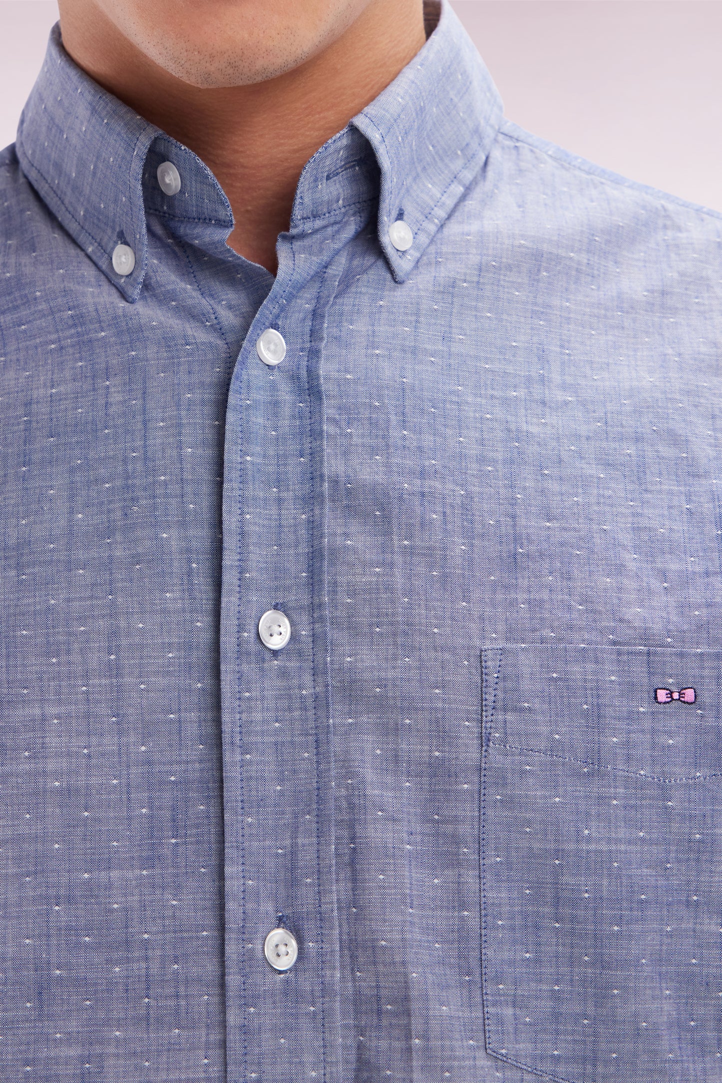 Straight short-sleeved dark blue shirt in textured cotton