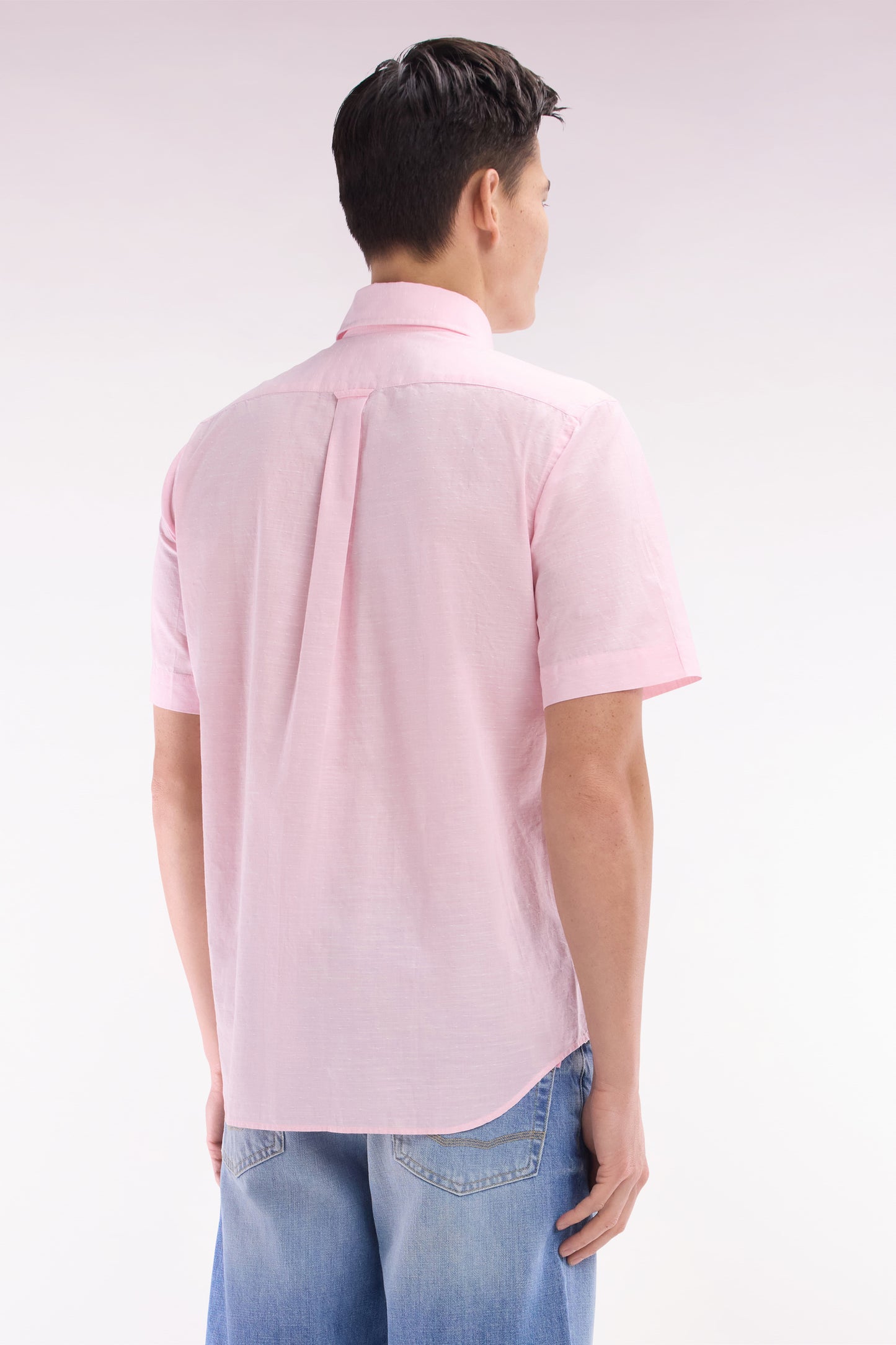 Straight short-sleeved pink shirt in textured cotton