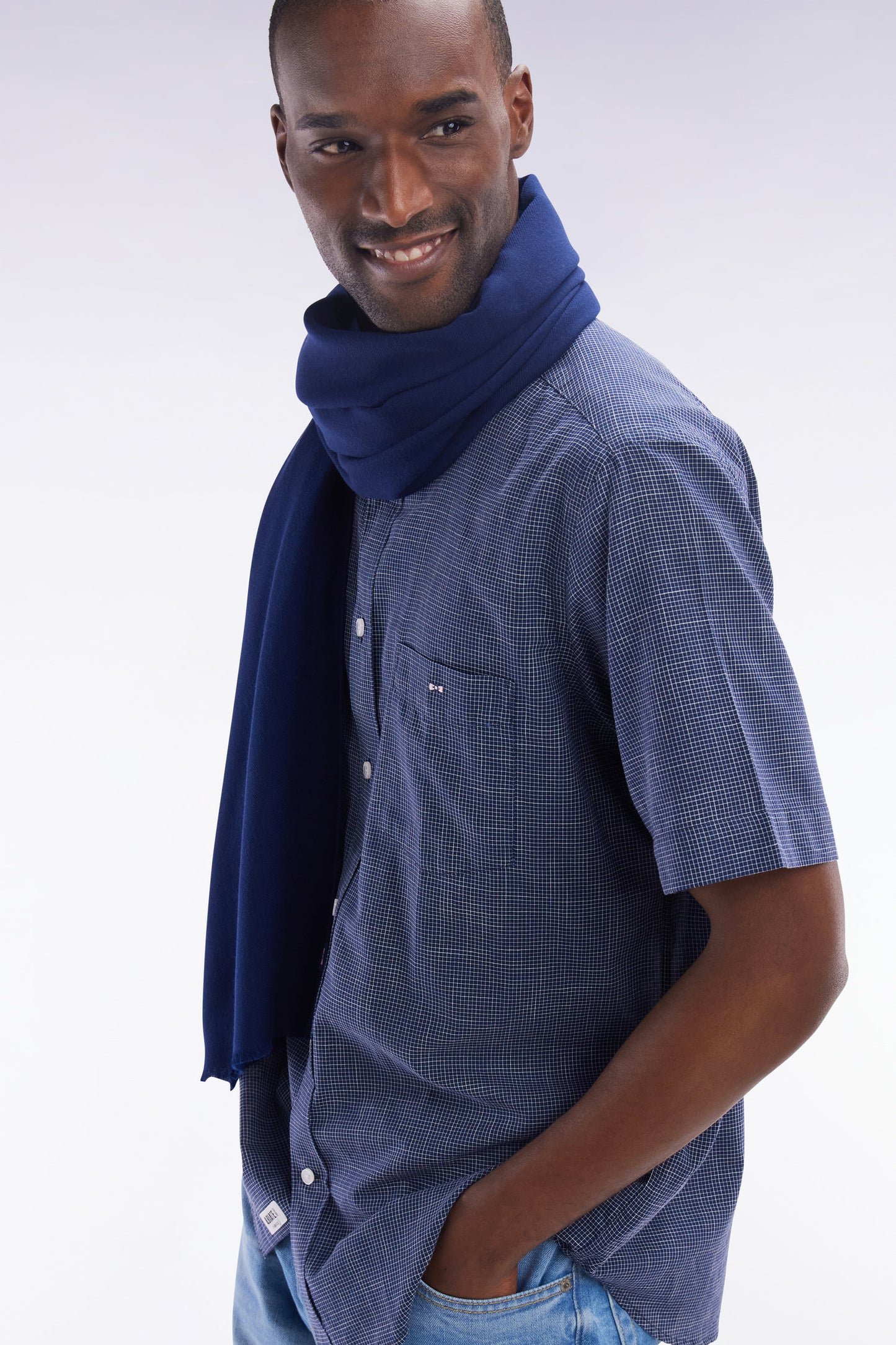 Straight short-sleeved indigo cotton shirt in microplaid print