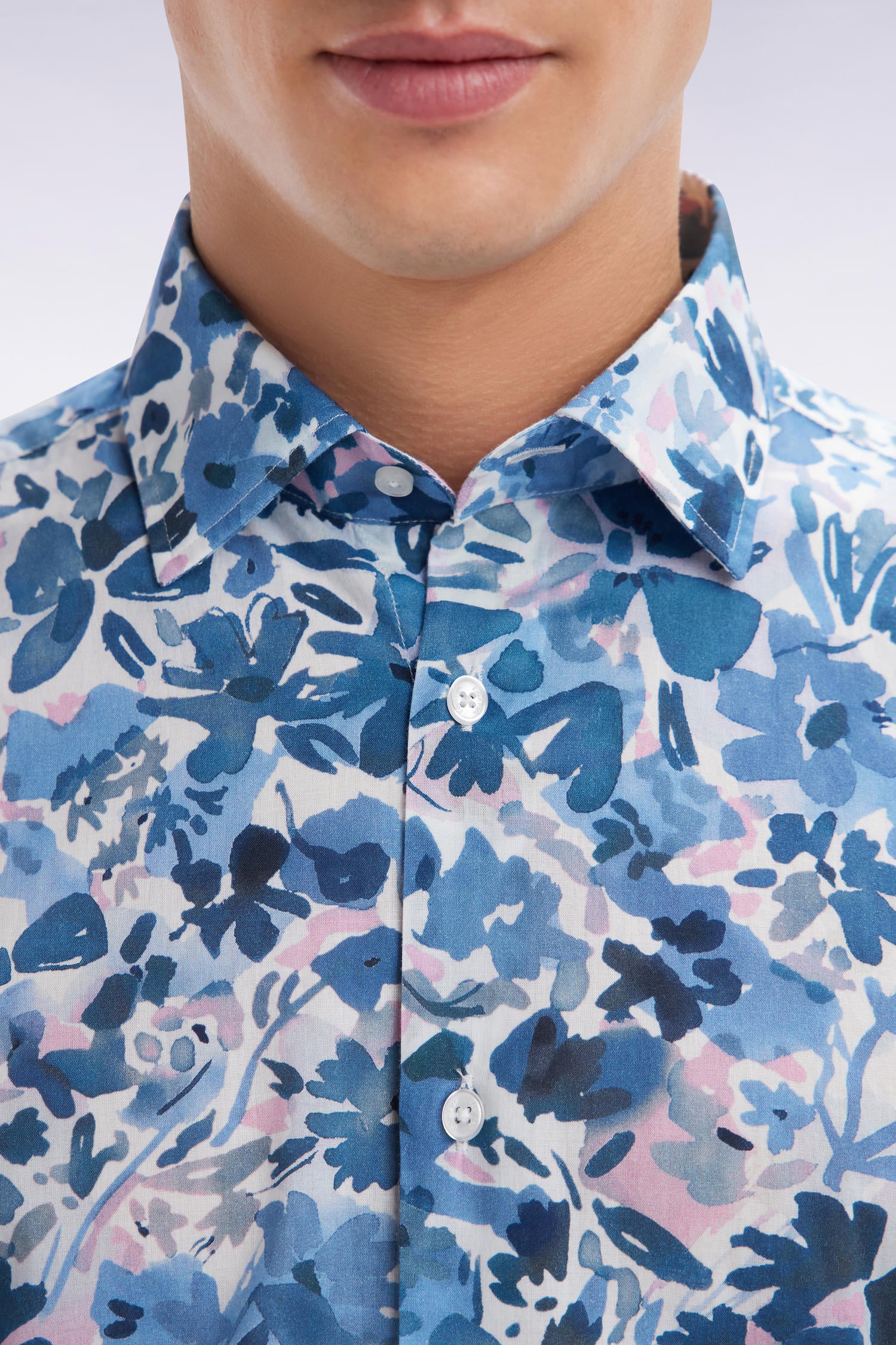 short-sleeved shirt in cotton printed floral navy fitted cut