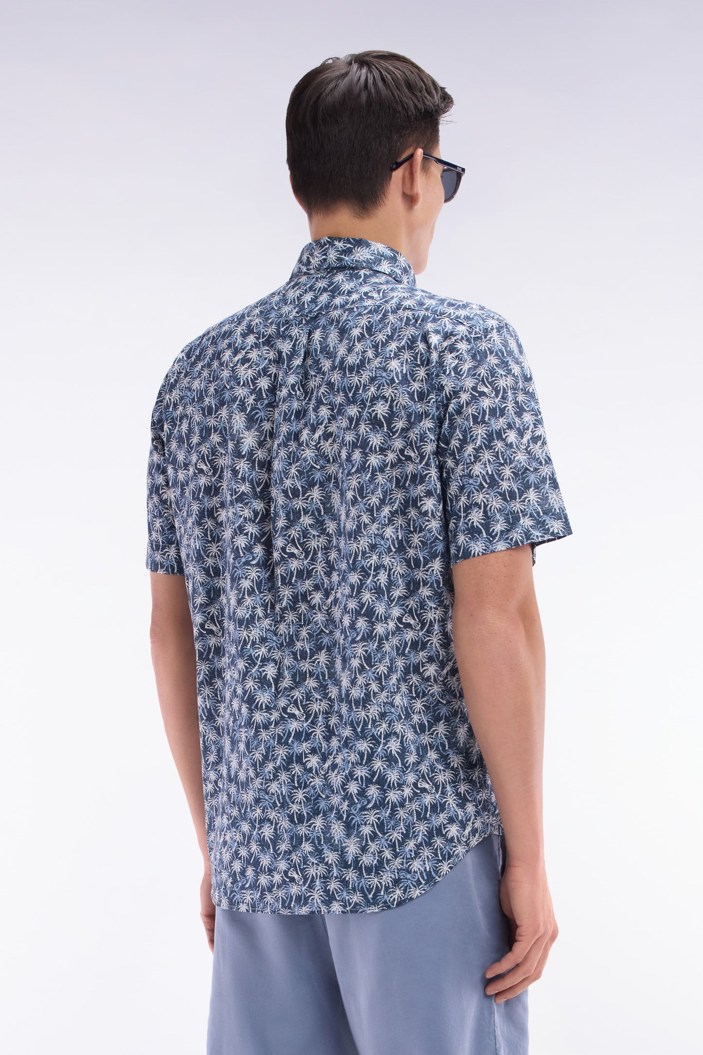 Straight-fit short-sleeved navy cotton shirt with palm tree microprint