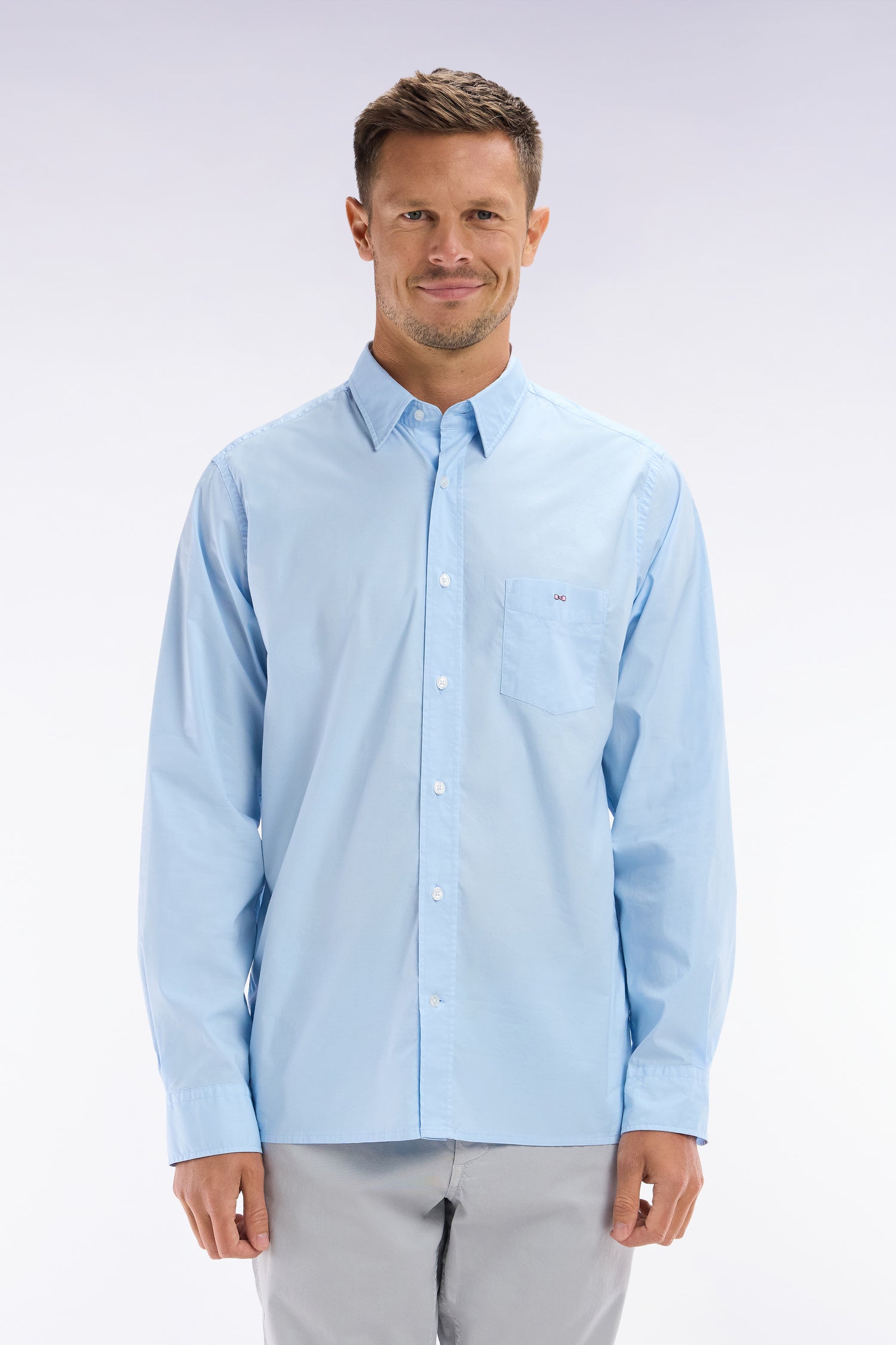 Chemise unisexe en coton et lyocell stretch ciel coupe droite