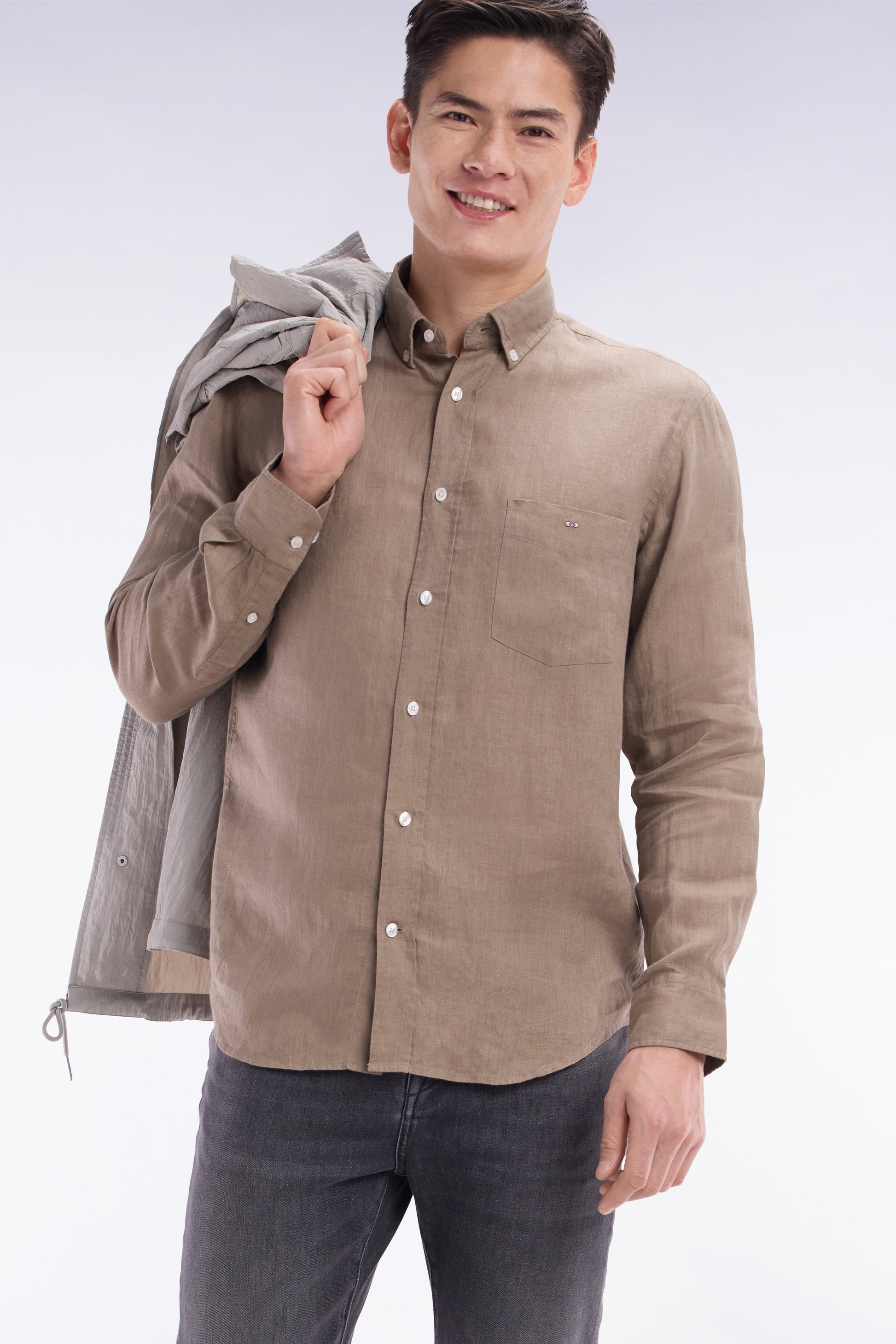 Chemise en lin sable unie coupe droite