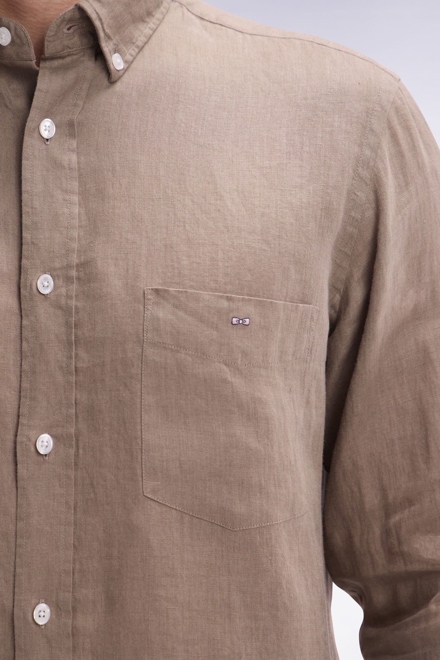 Chemise en lin sable unie coupe droite