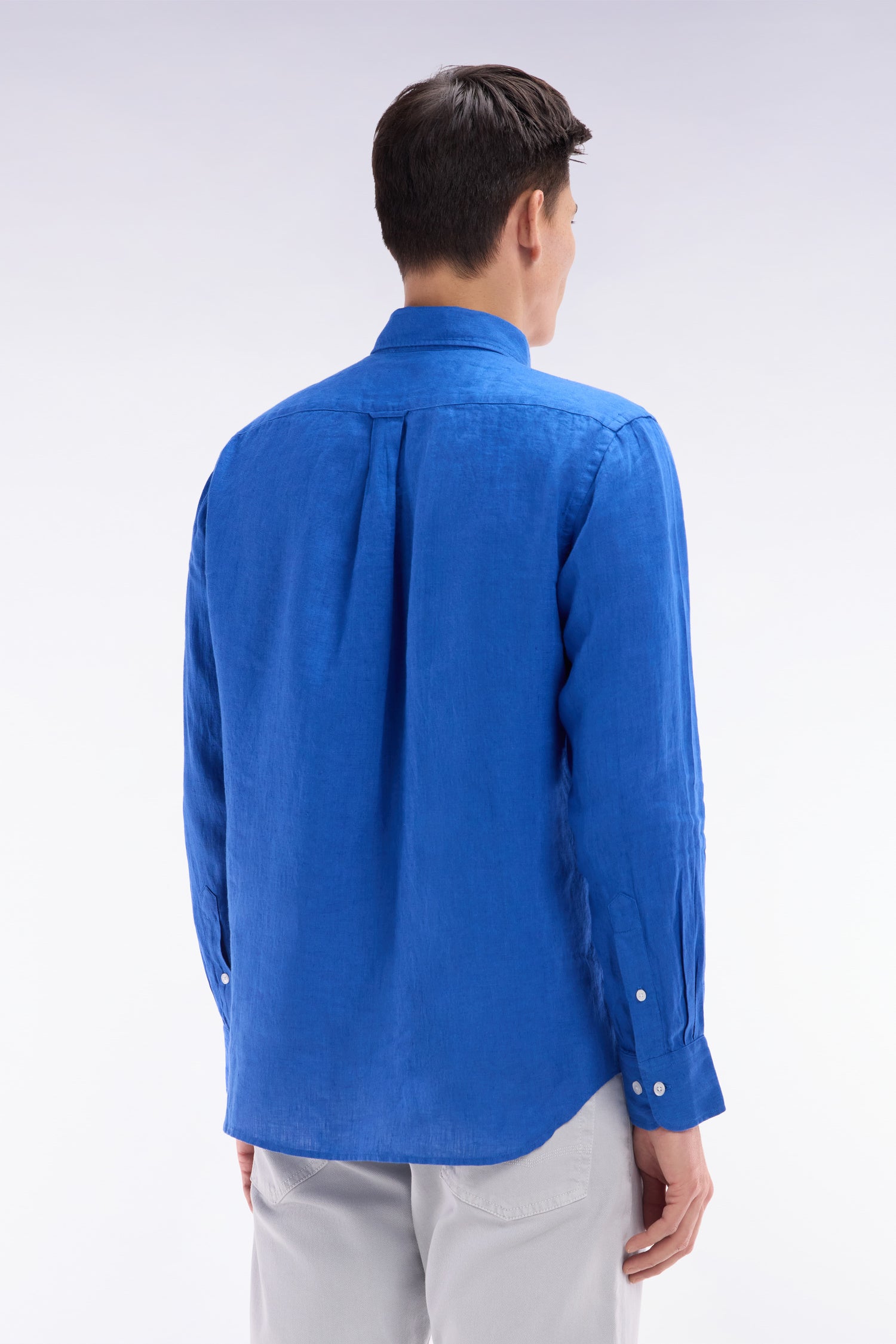 Chemise en lin bleu unie coupe droite