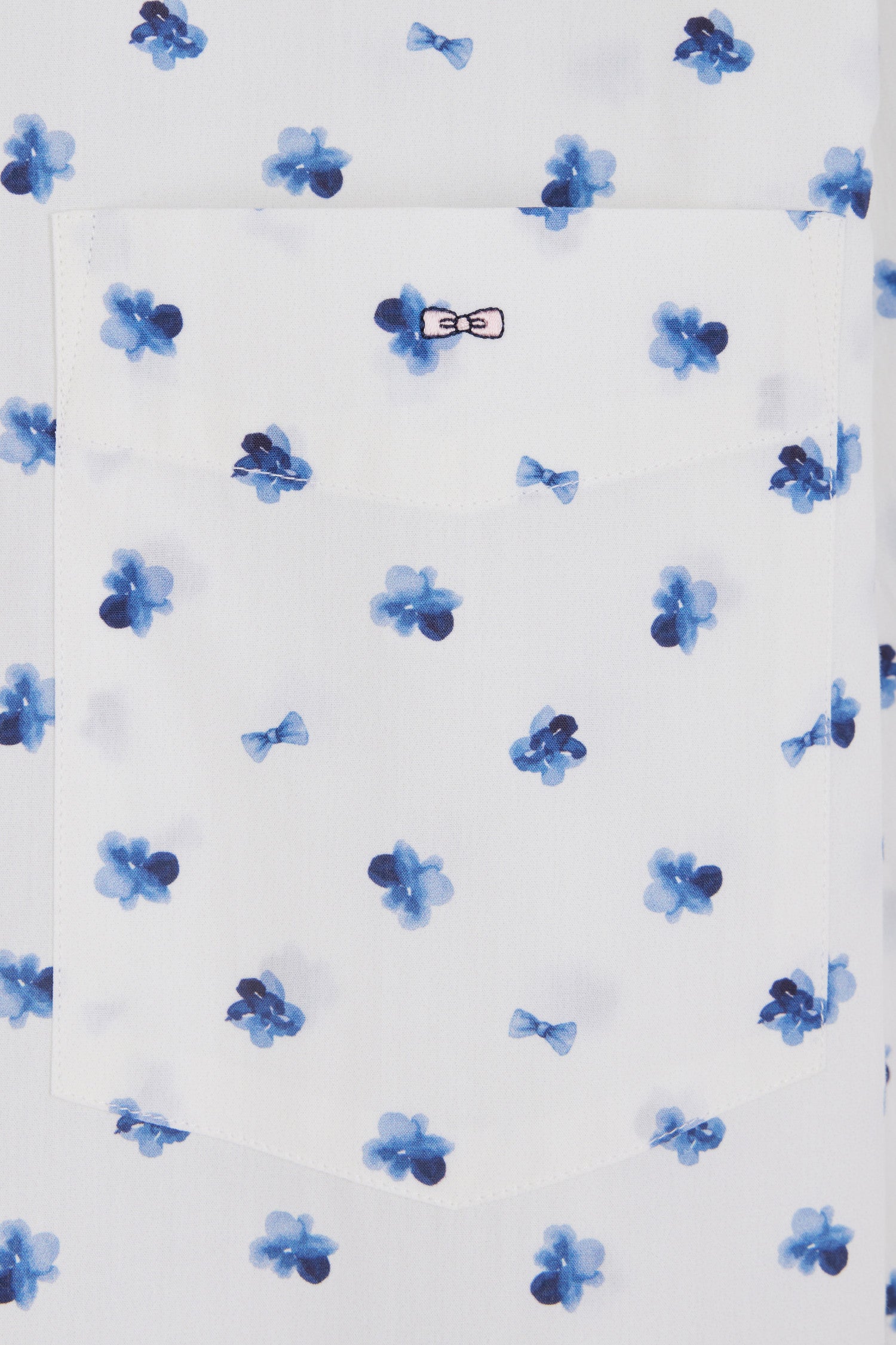 Chemise à micromotifs nœuds marine en coton écru coupe droite