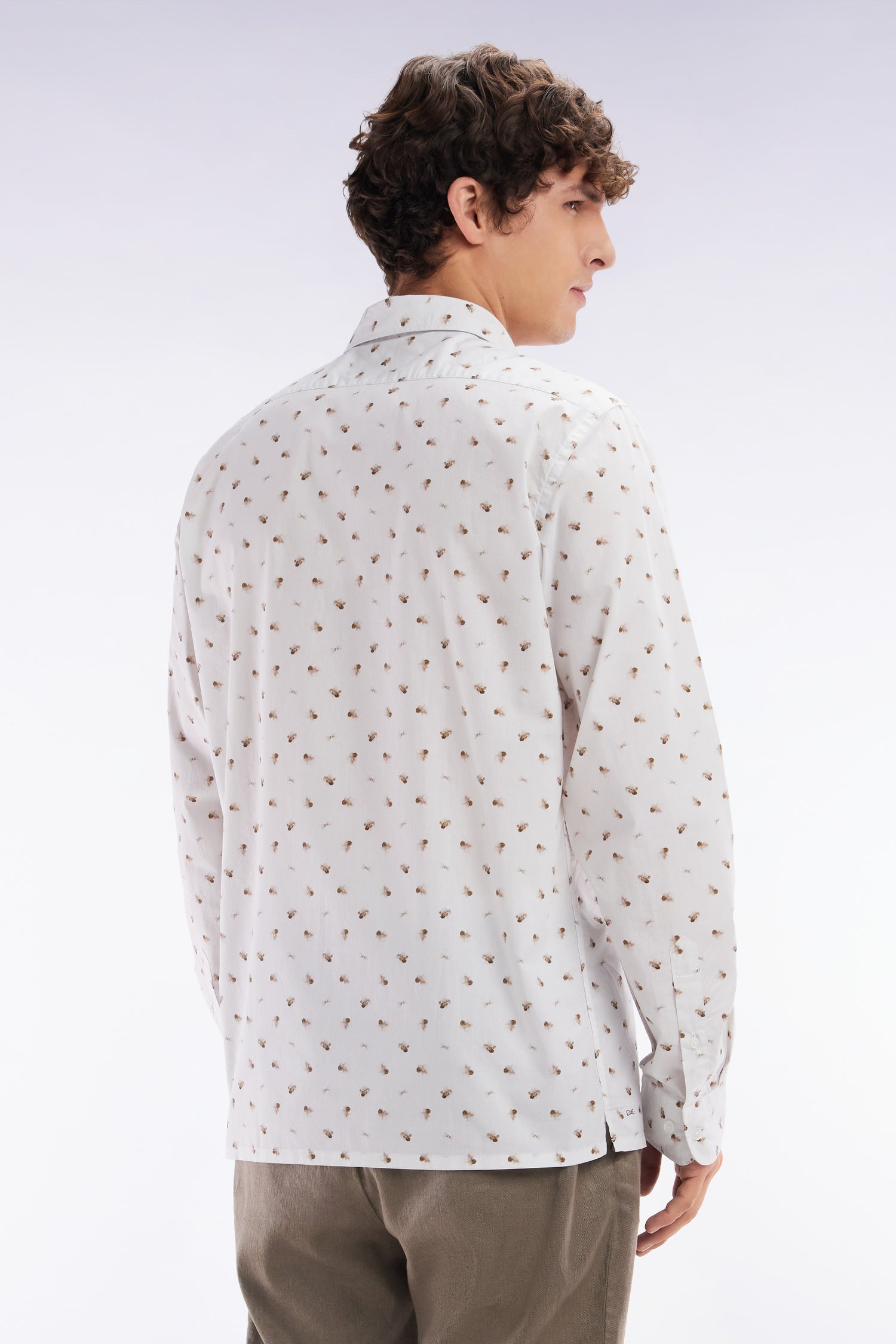 Chemise à micromotifs nœuds en coton sable coupe droite